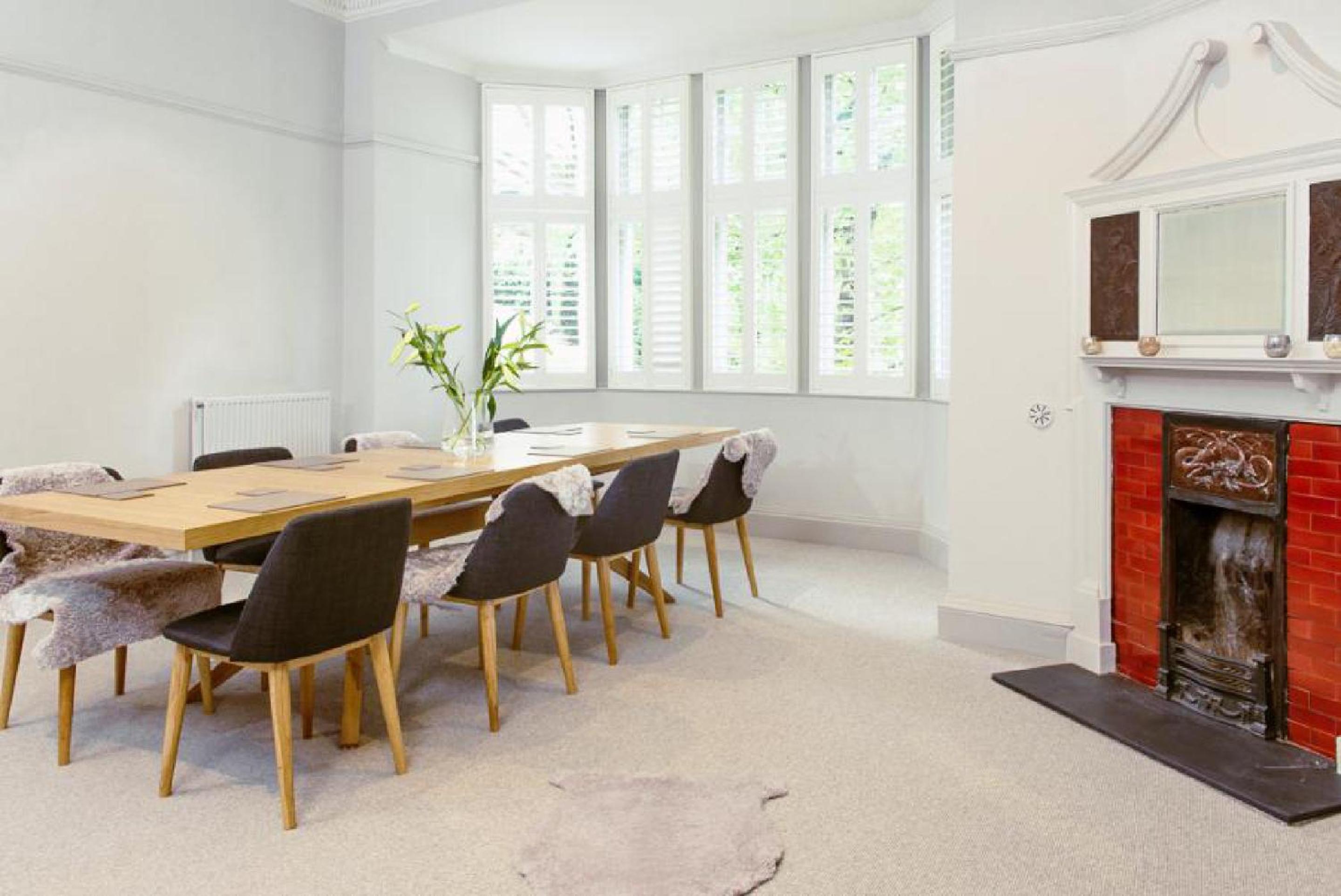 Ramsay Gardens - Grand 4-Bedroom Apartment Next To Castle view 3
