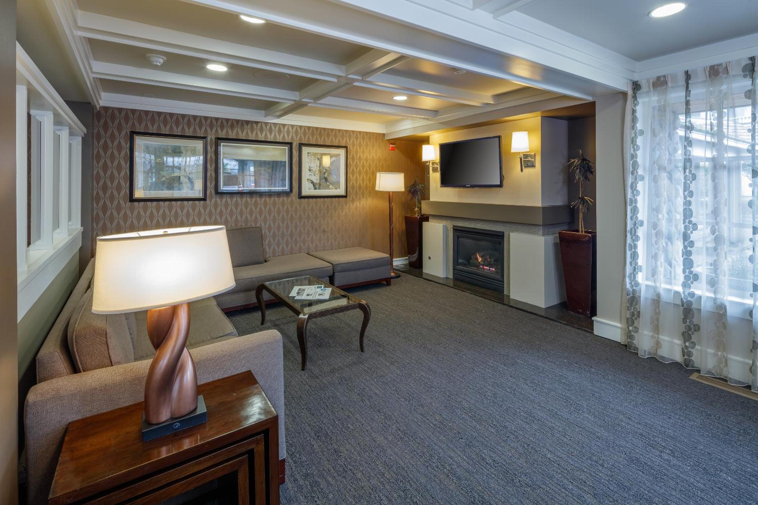 Red Lion Hotel Bellevue - Property Image 7