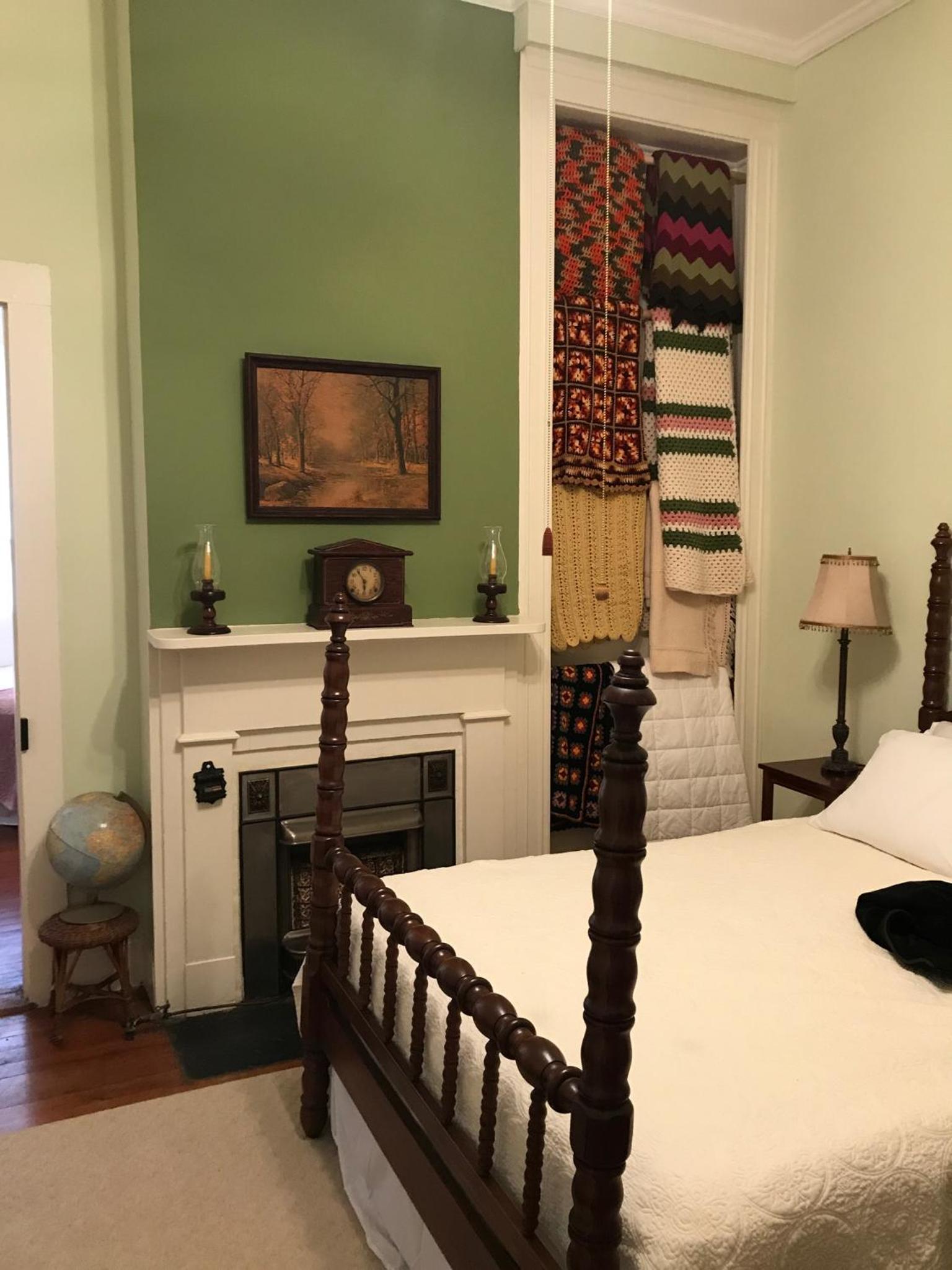 Riverboat Bed & Breakfast