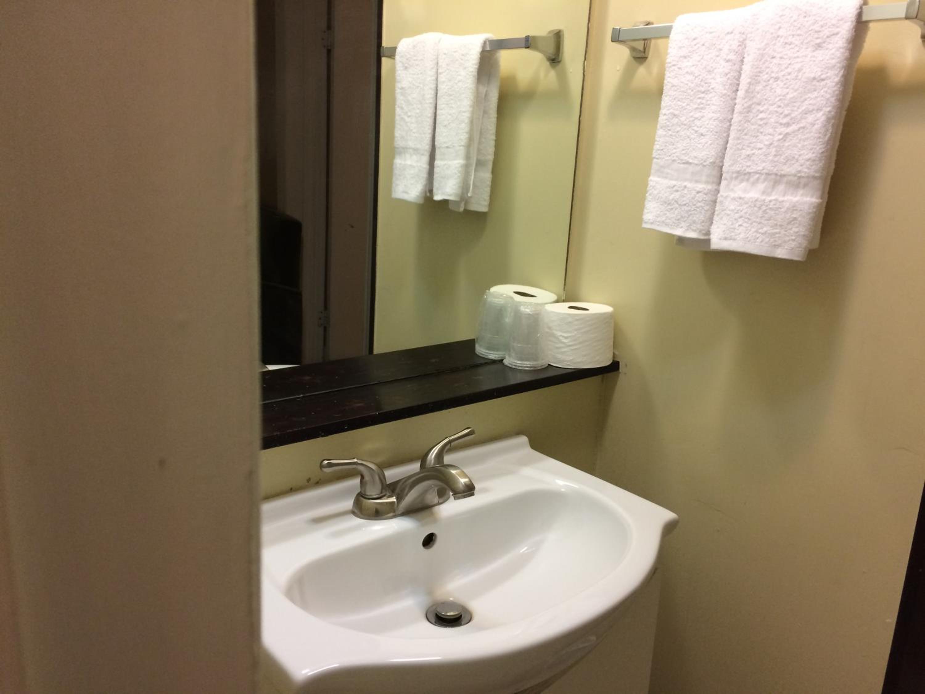 Nice Inn Edmonton - Image 5