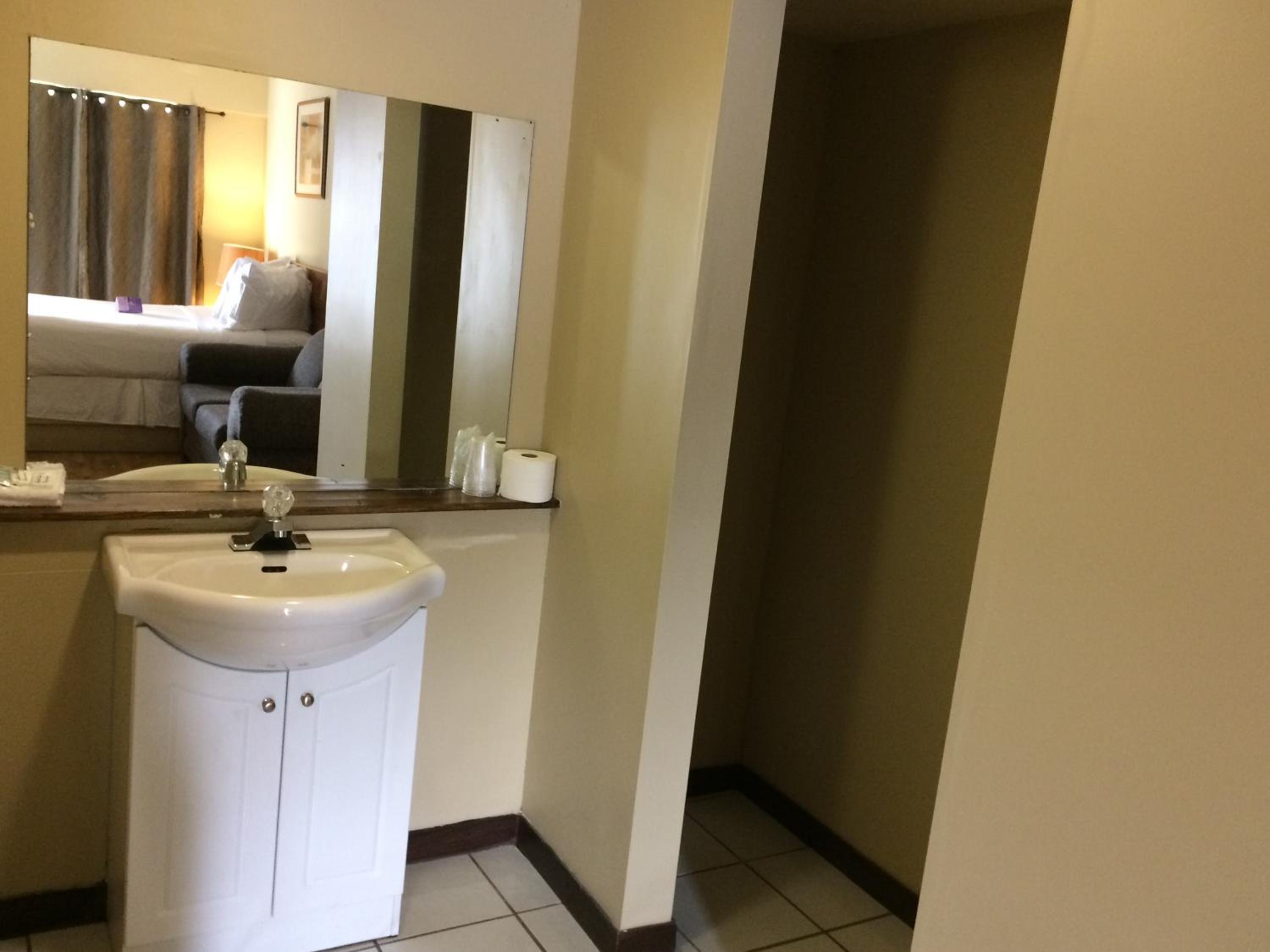 Nice Inn Edmonton