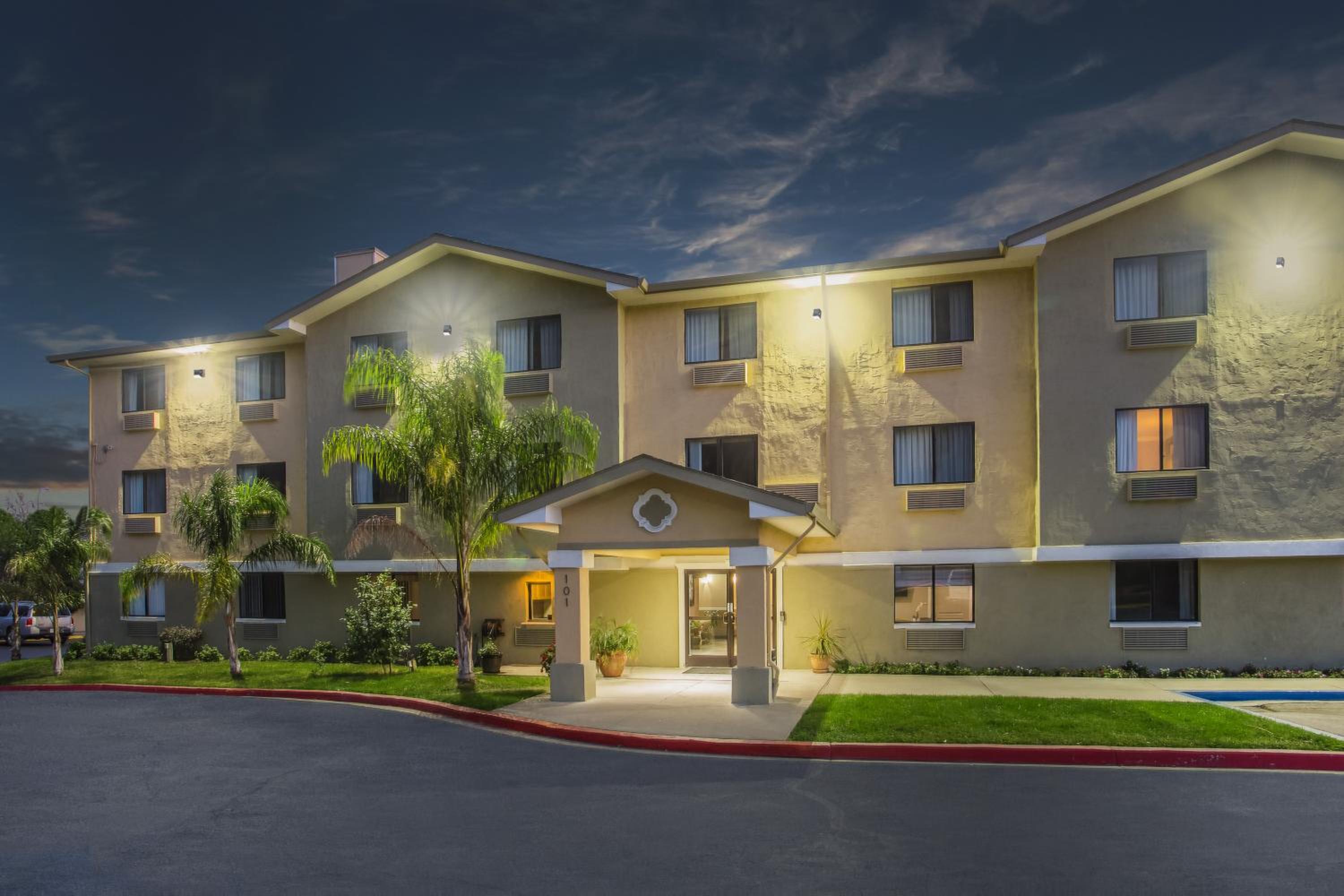 Vacaville Vacations - Super 8 by Wyndham Vacaville - Property Image 34