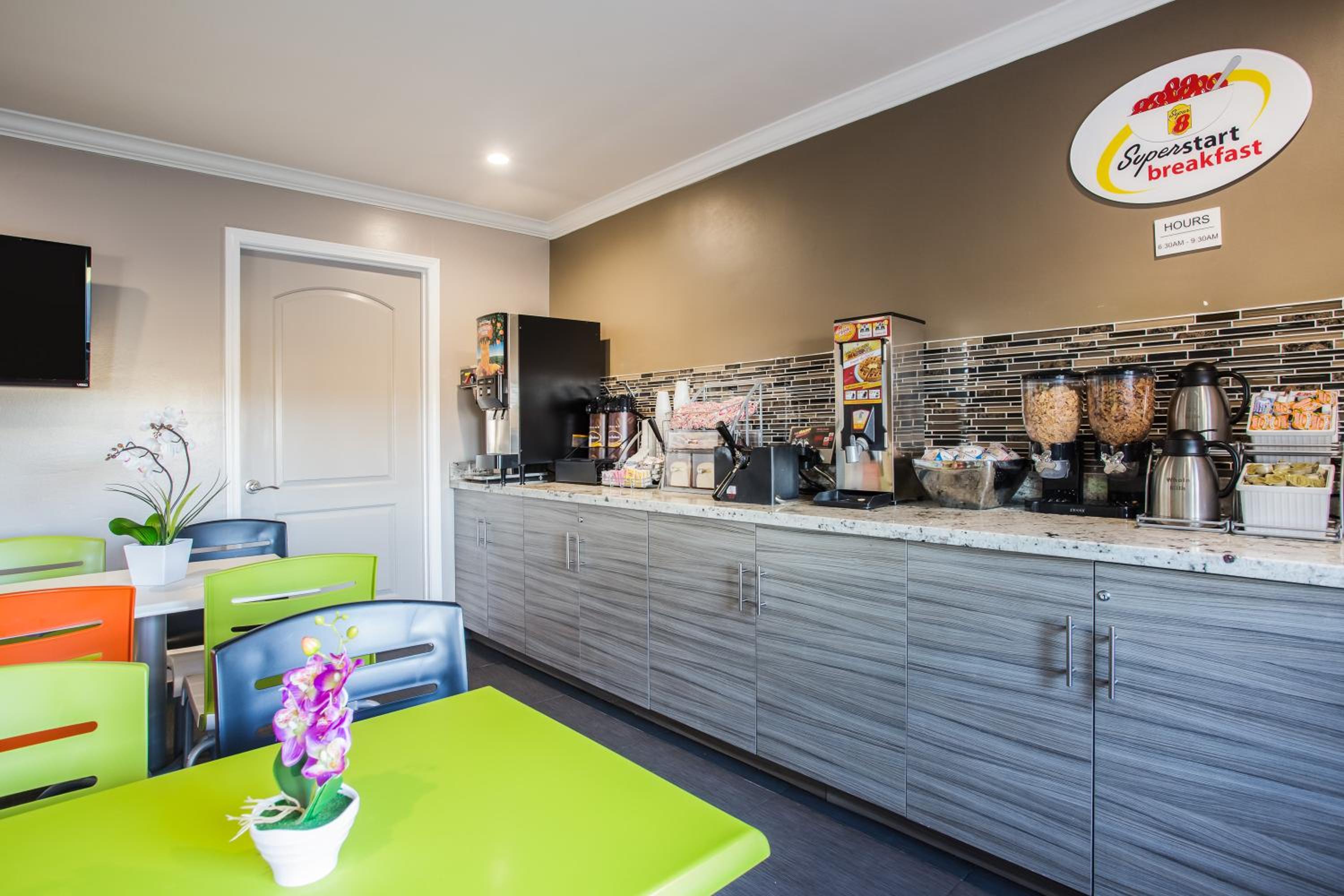 Vacaville Vacations - Super 8 by Wyndham Vacaville - Property Image 37