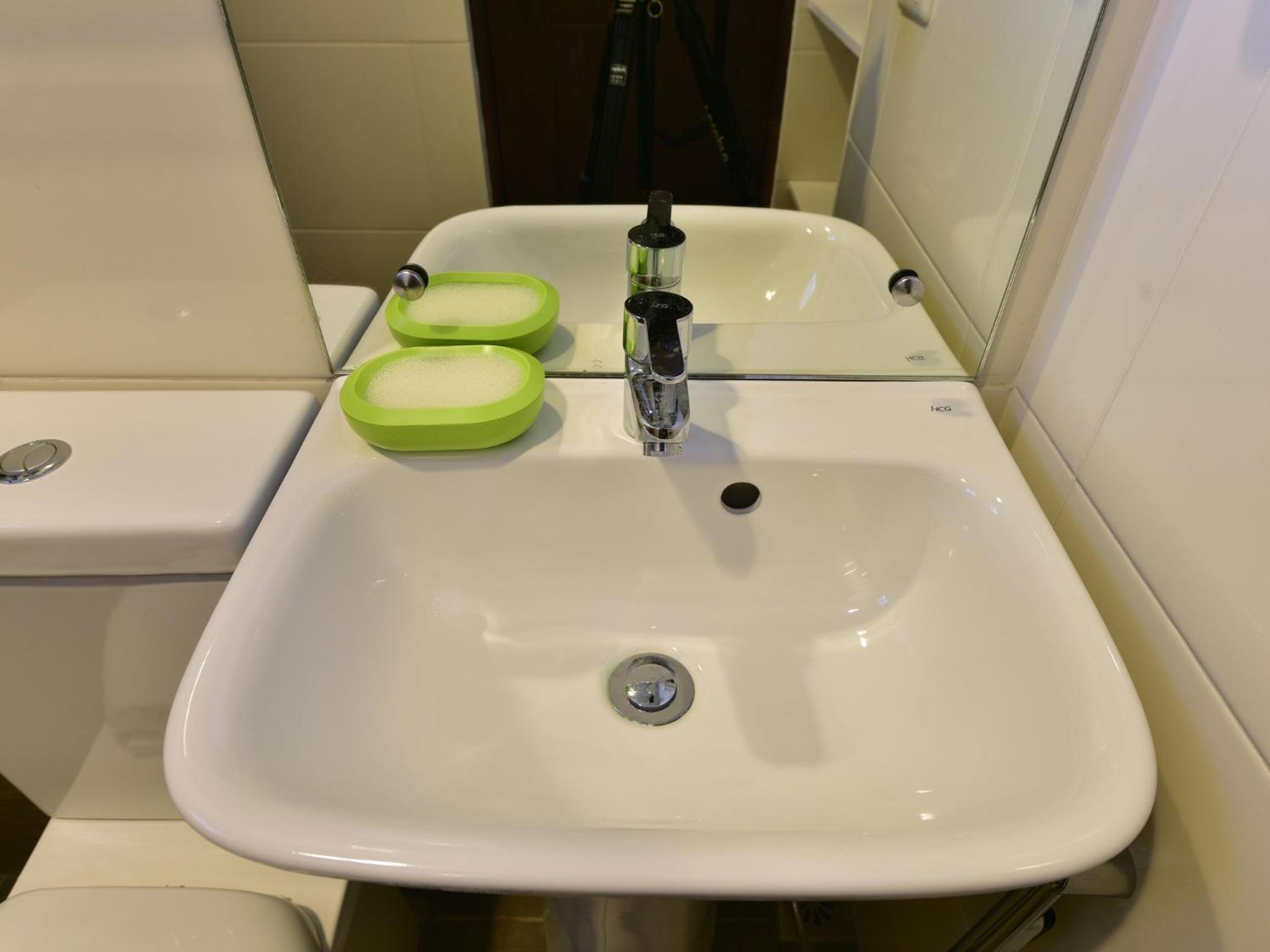 Anahaw Apartments Whitebeach