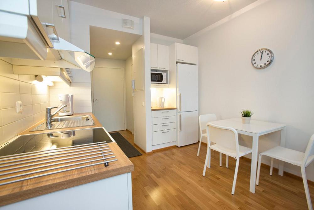 RovaVisit Apartments Paroni view 4