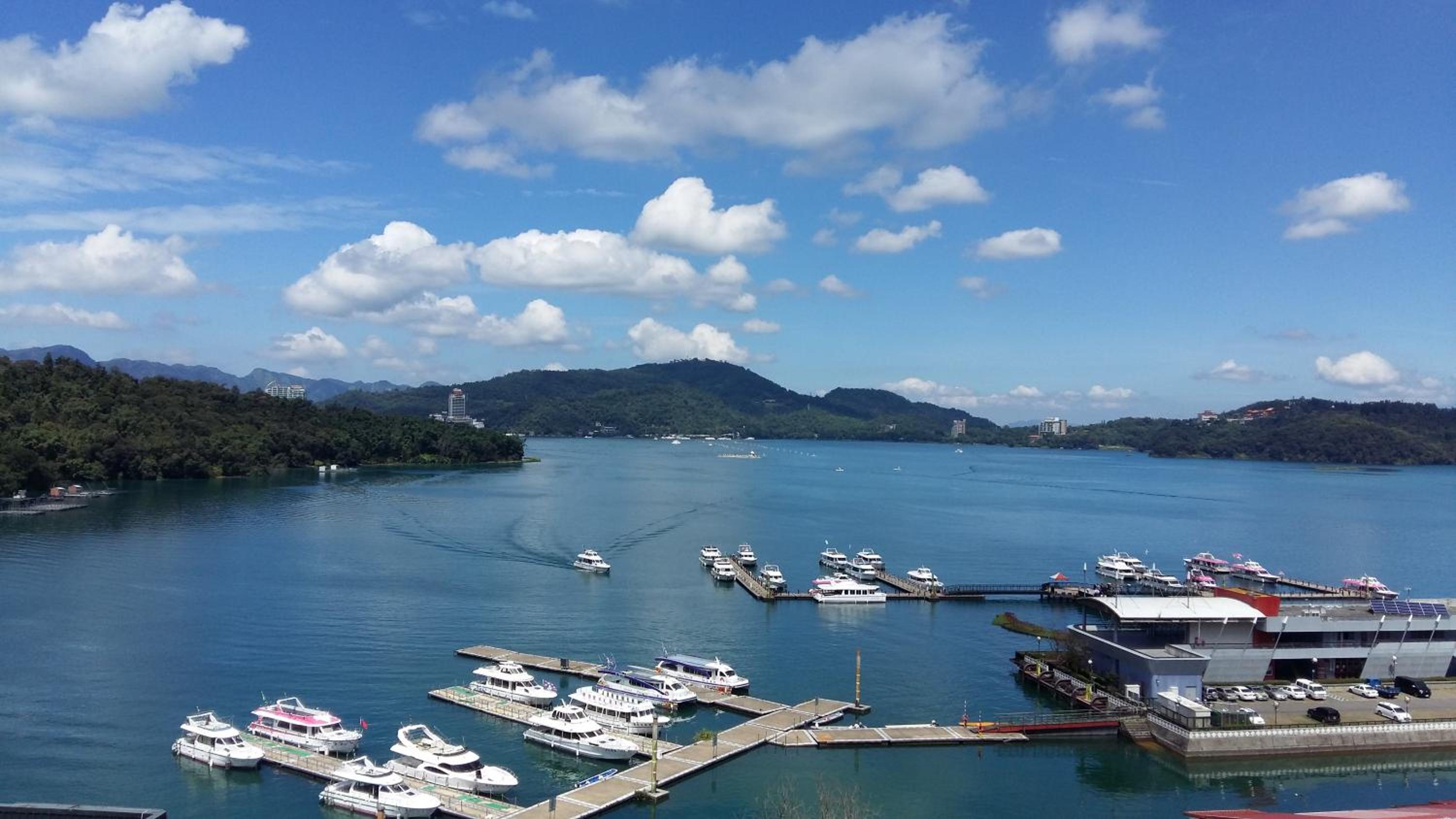 Yi Da Lakeside Hotel