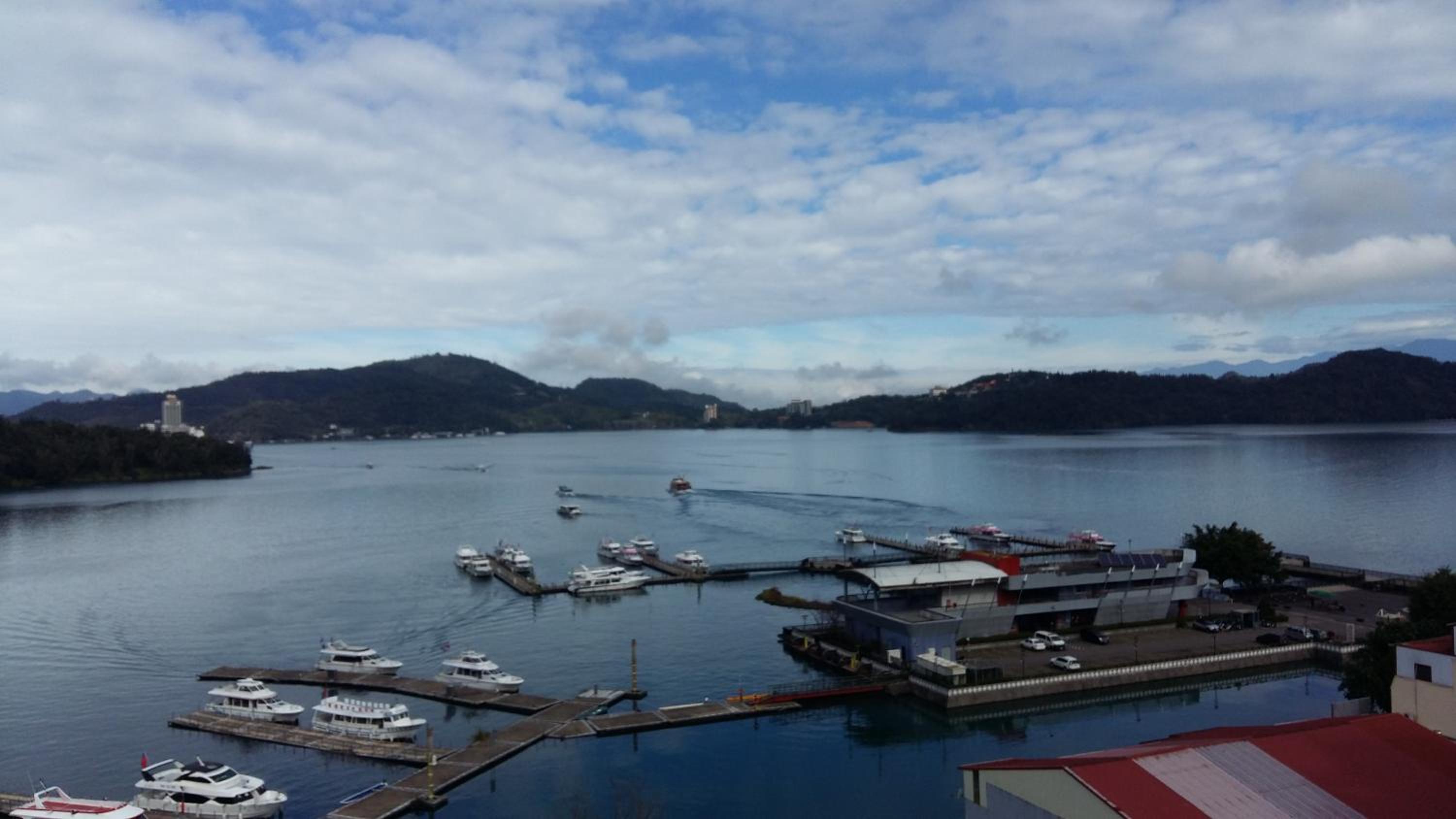 Yi Da Lakeside Hotel