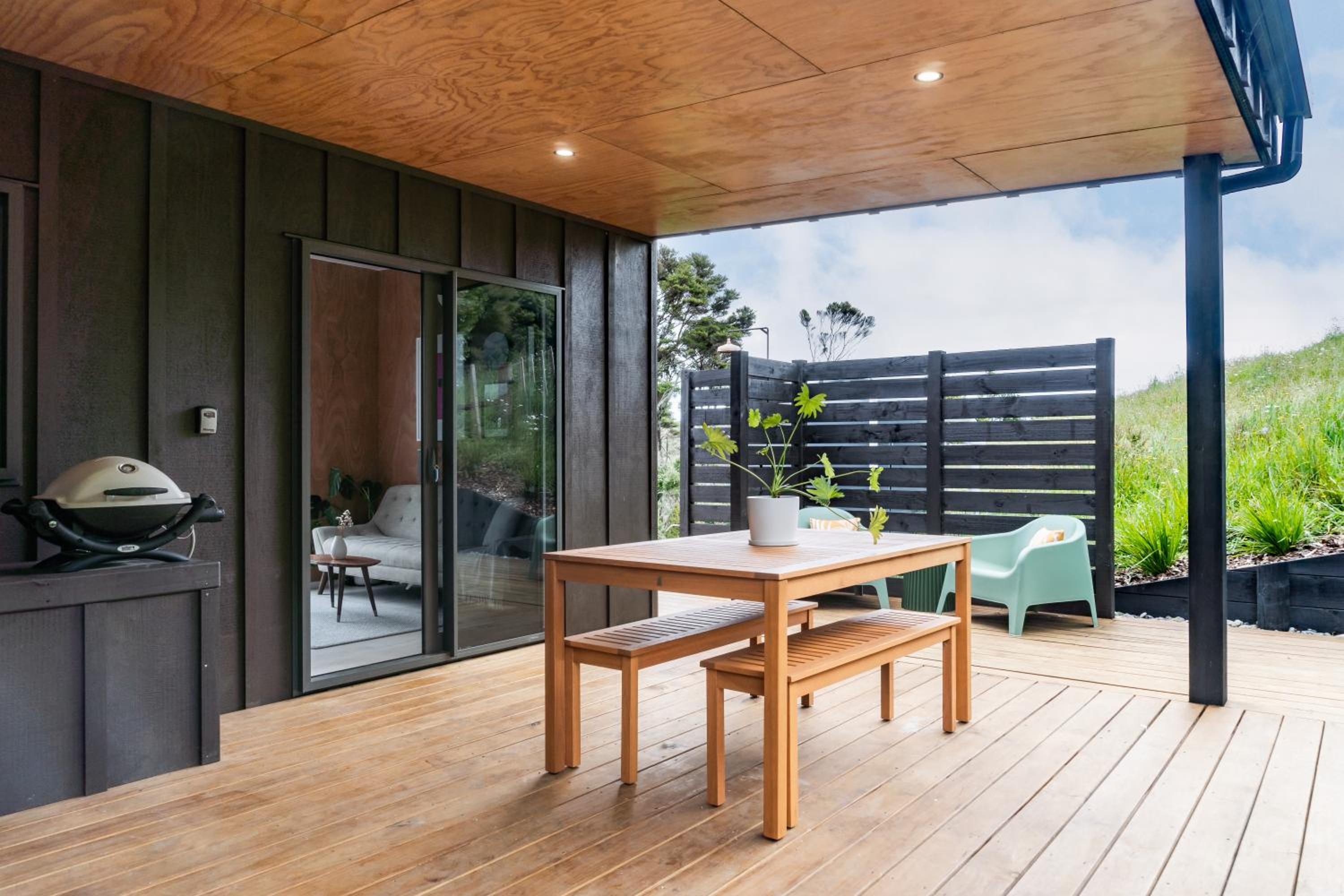 Ngahere Views - Rural Cabin 5 min drive to Raglan township