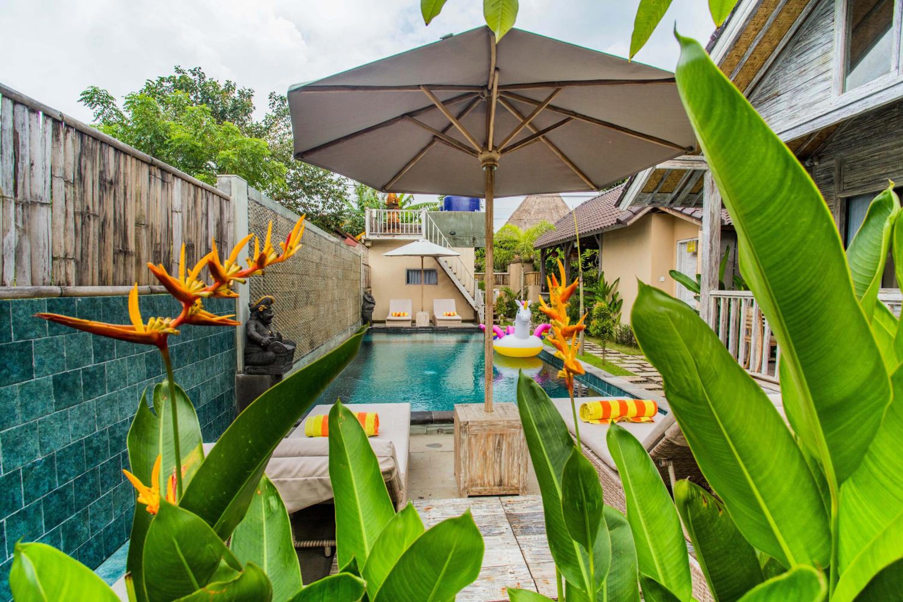 The Syron Huts Lembongan