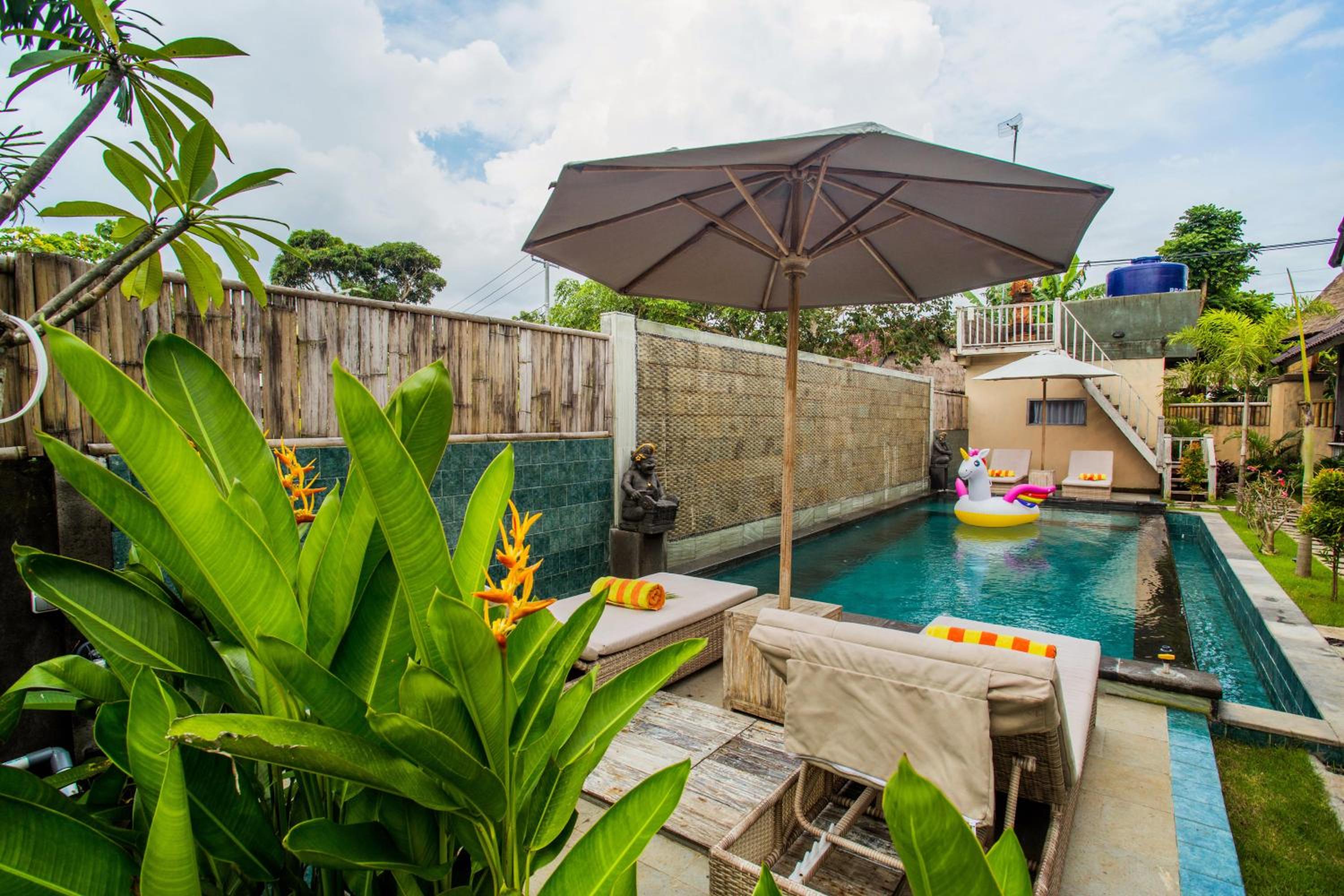 The Syron Huts Lembongan