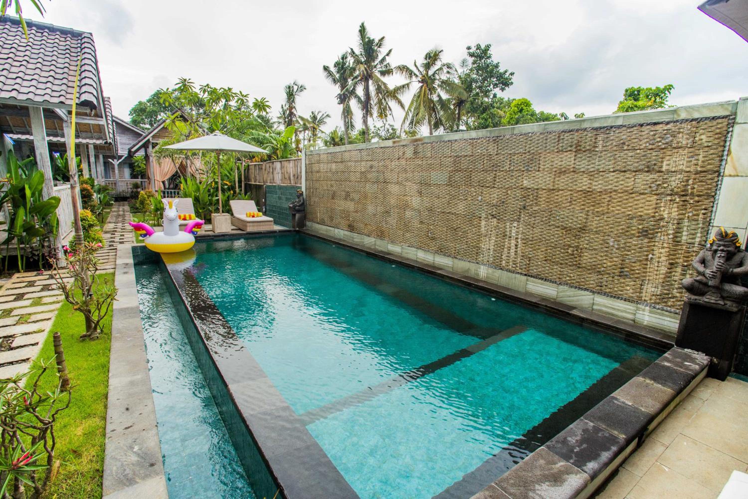 The Syron Huts Lembongan