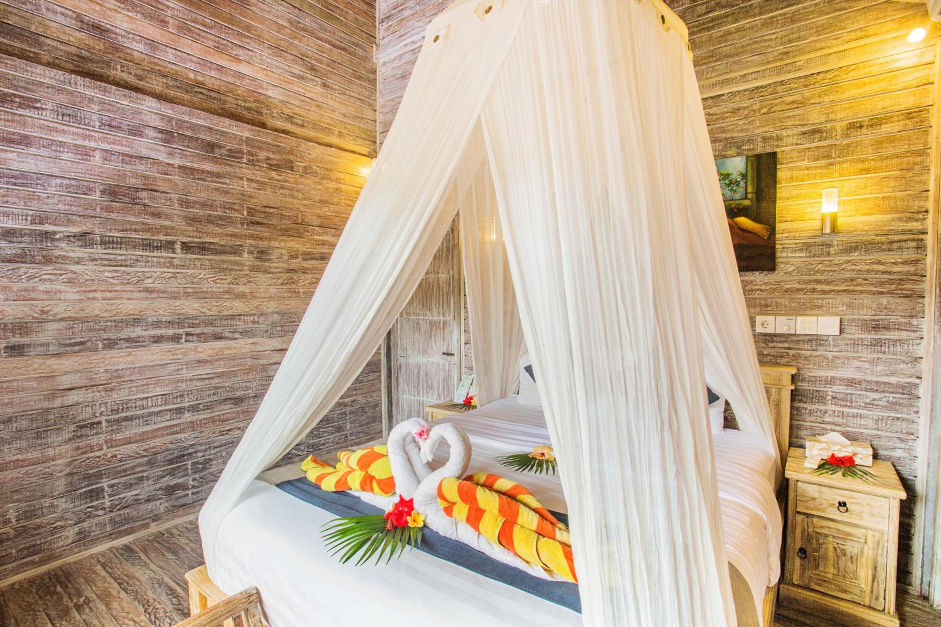 The Syron Huts Lembongan