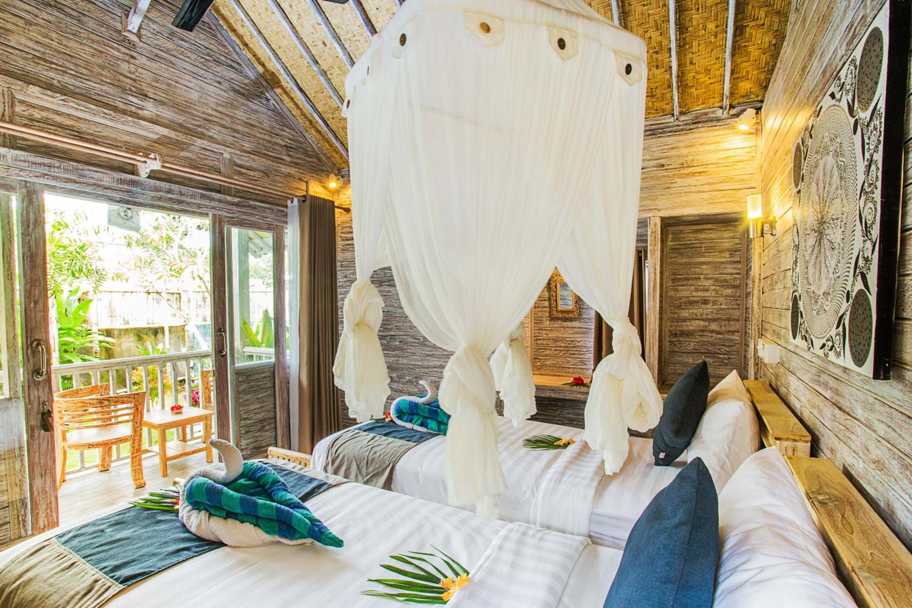 The Syron Huts Lembongan