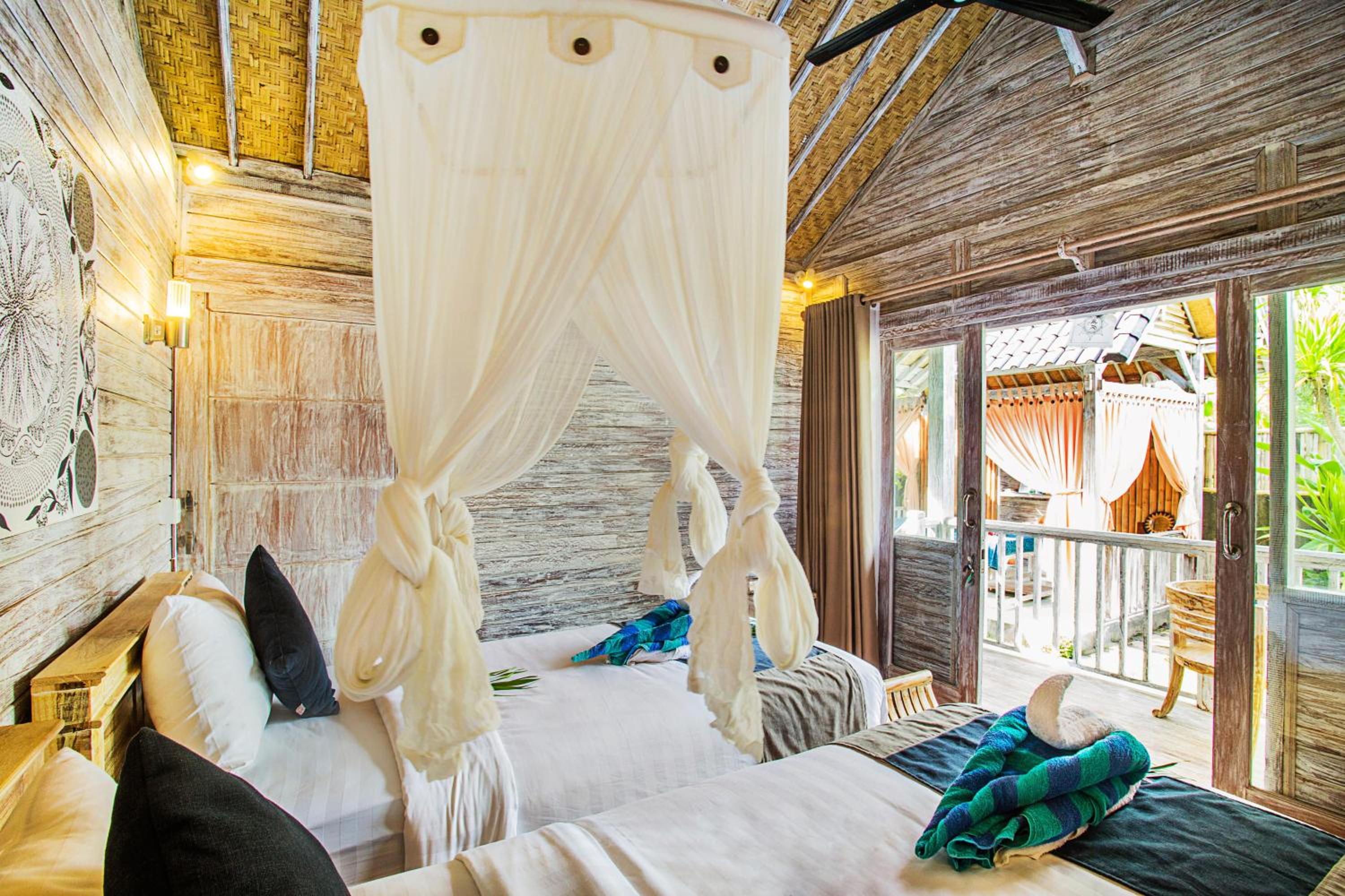 The Syron Huts Lembongan