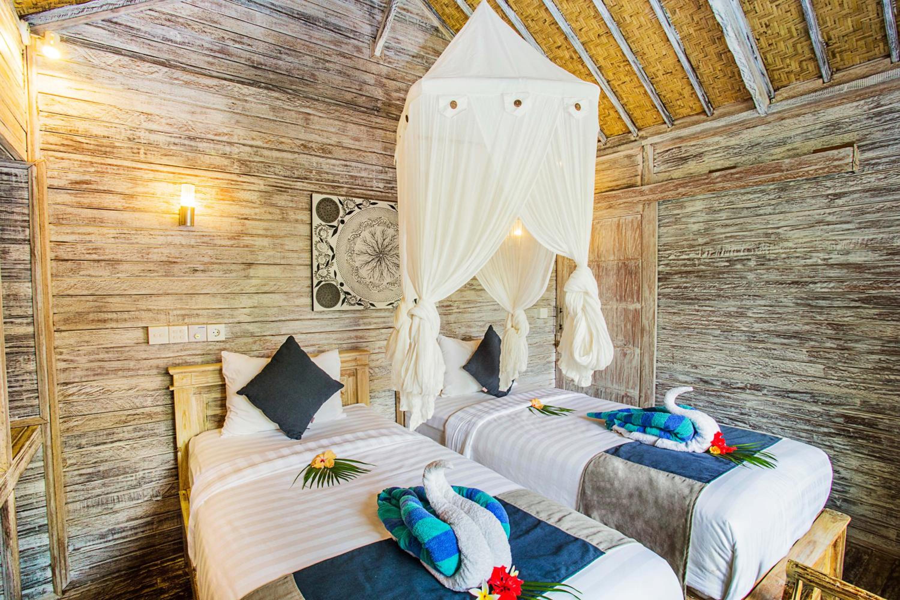 The Syron Huts Lembongan