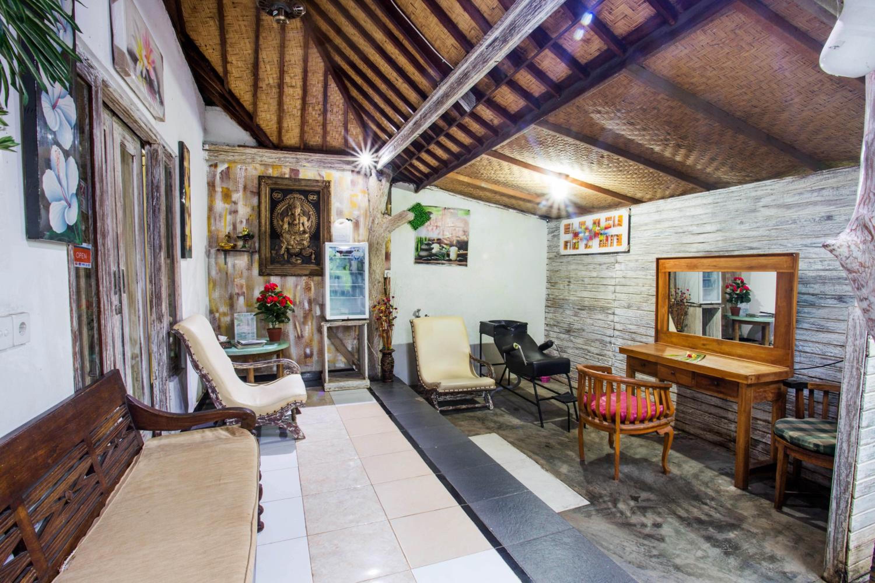 The Syron Huts Lembongan