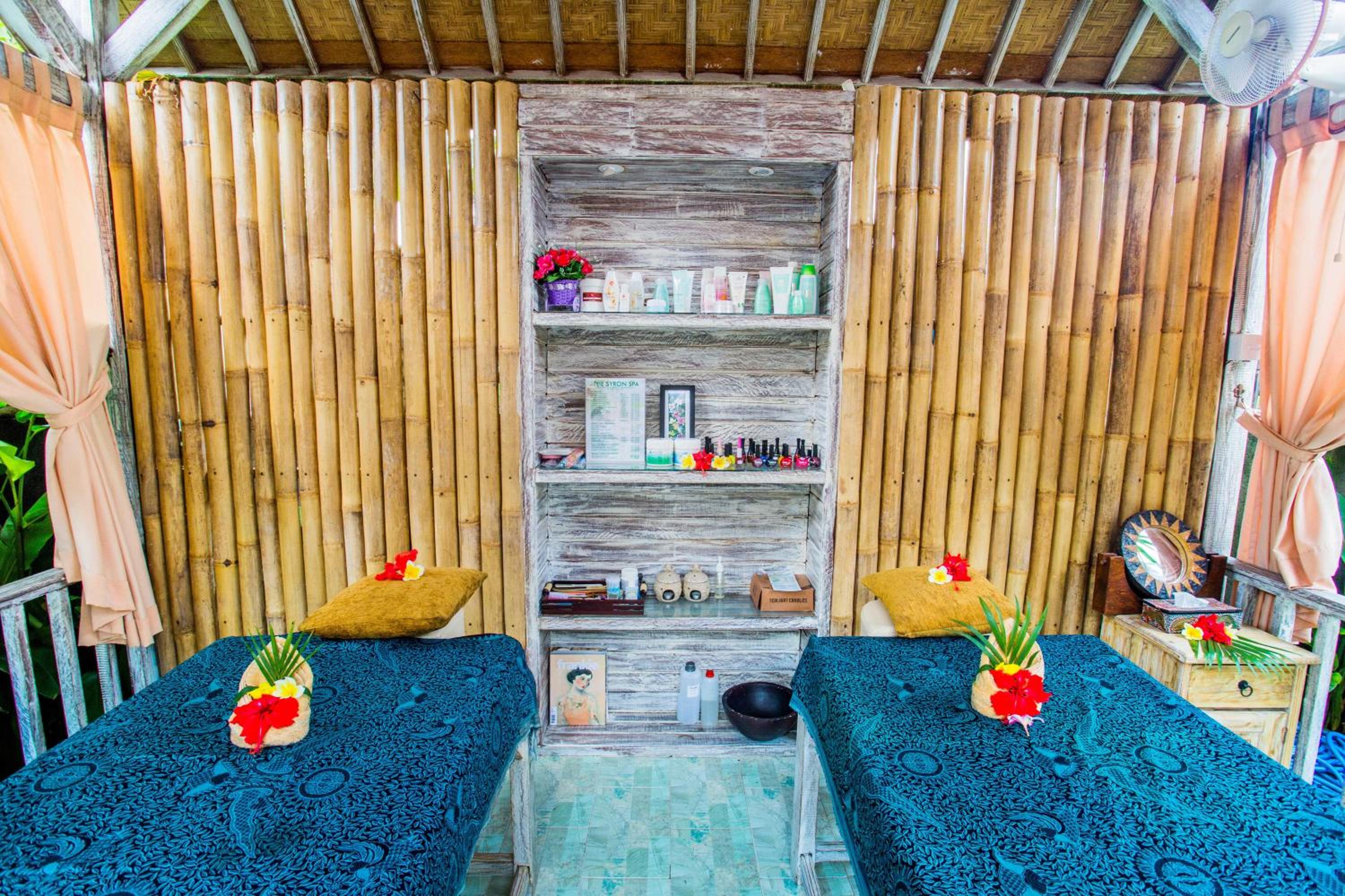 The Syron Huts Lembongan