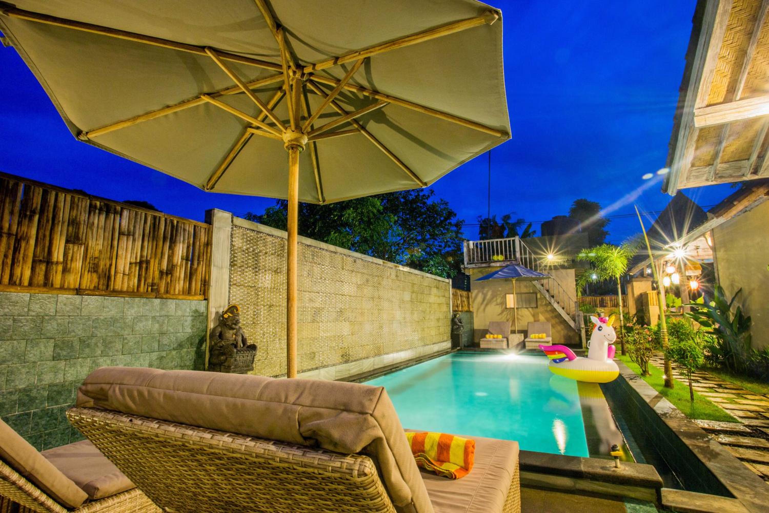 The Syron Huts Lembongan