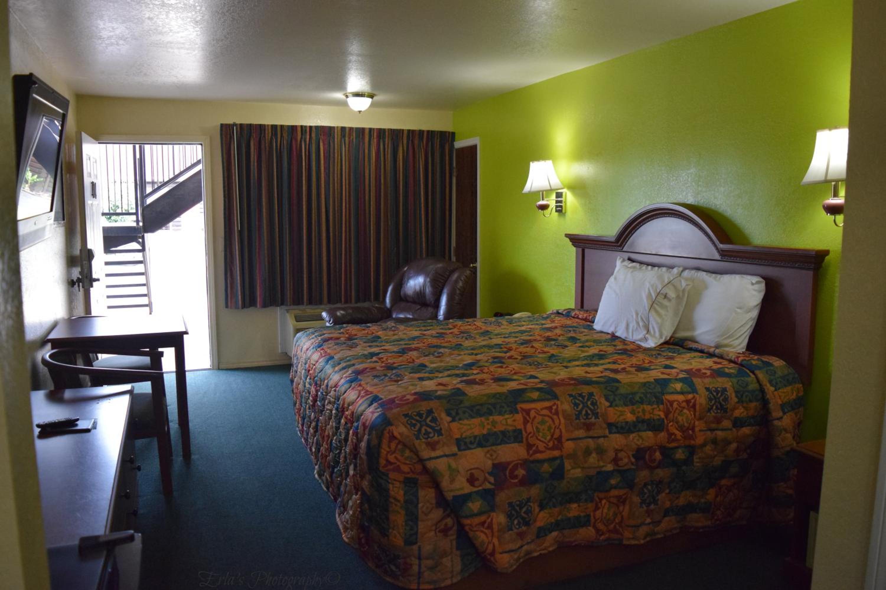 Claremore Motor Inn view 3