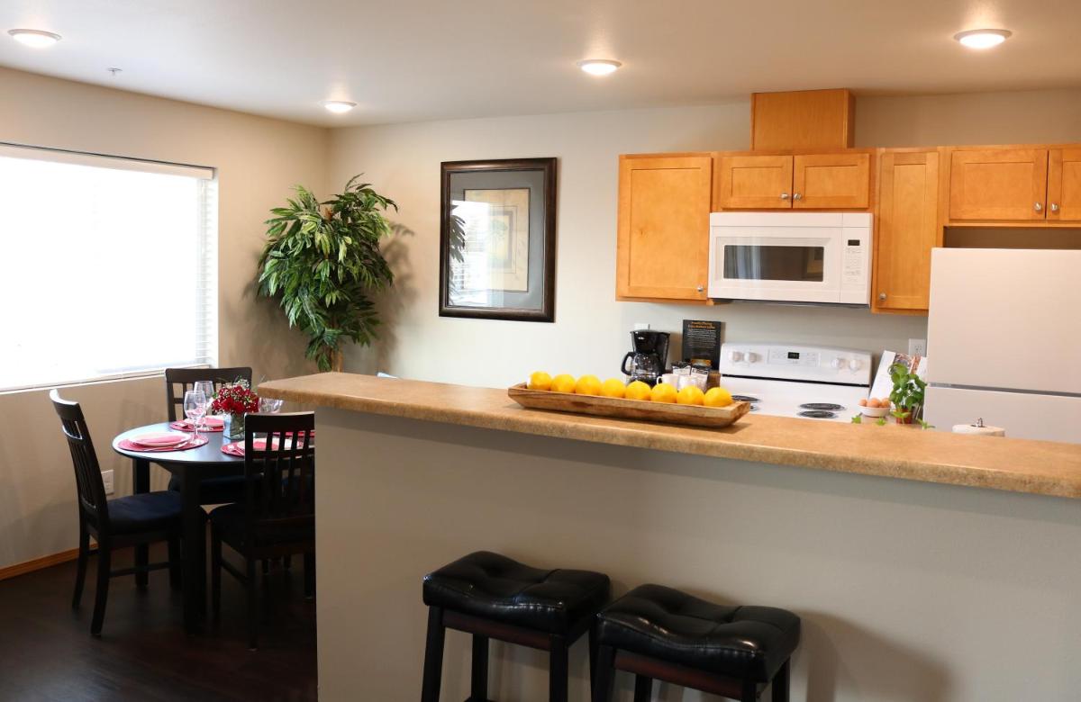 Autumn Leaf Suites