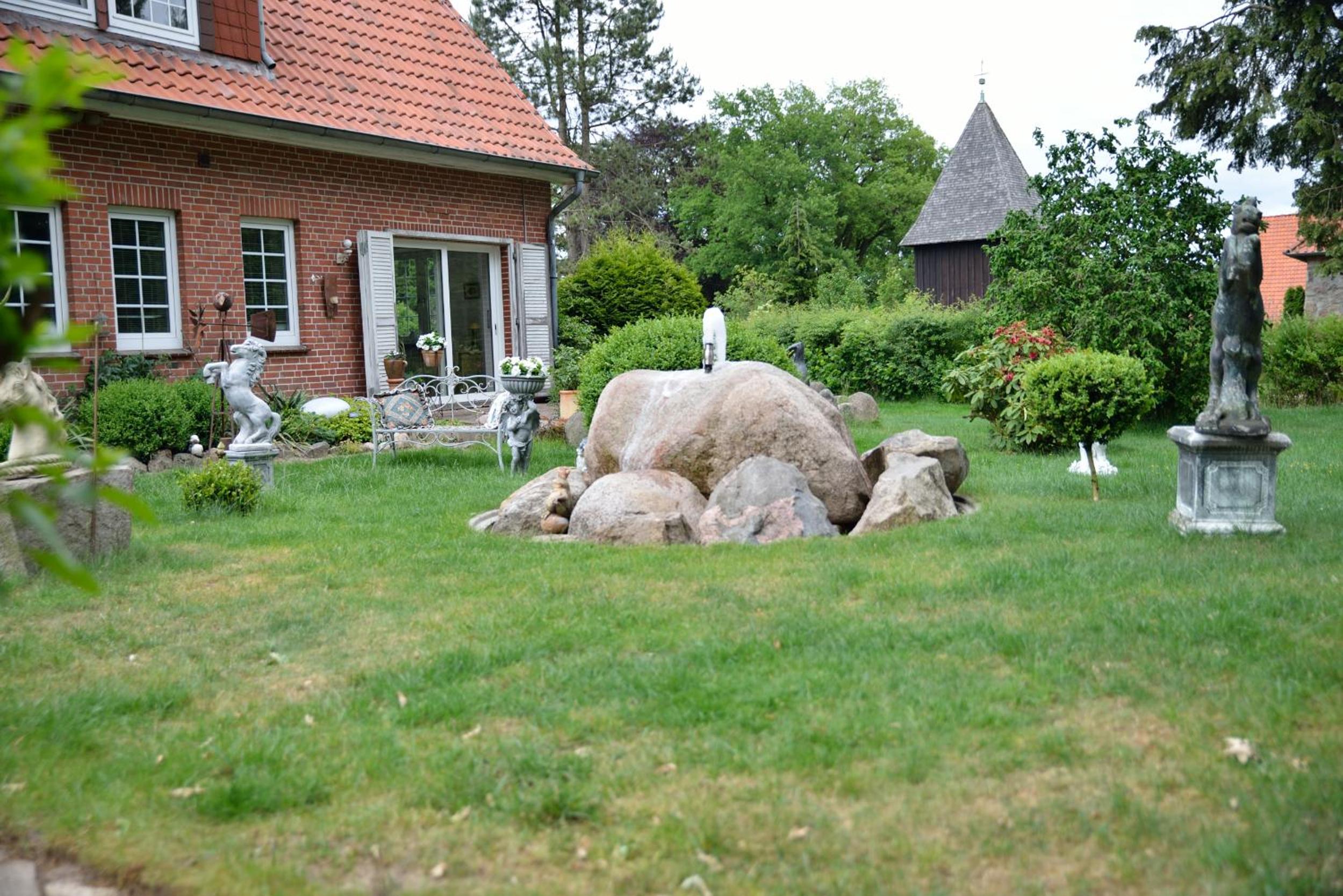 Photo 33