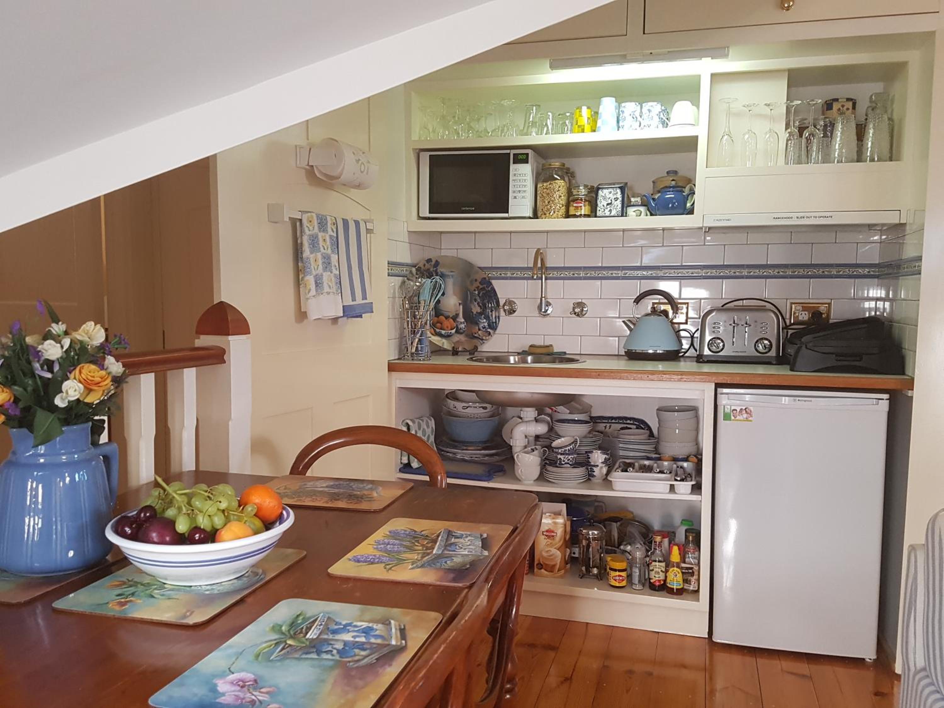 Water Bay Villa Bed & Breakfast