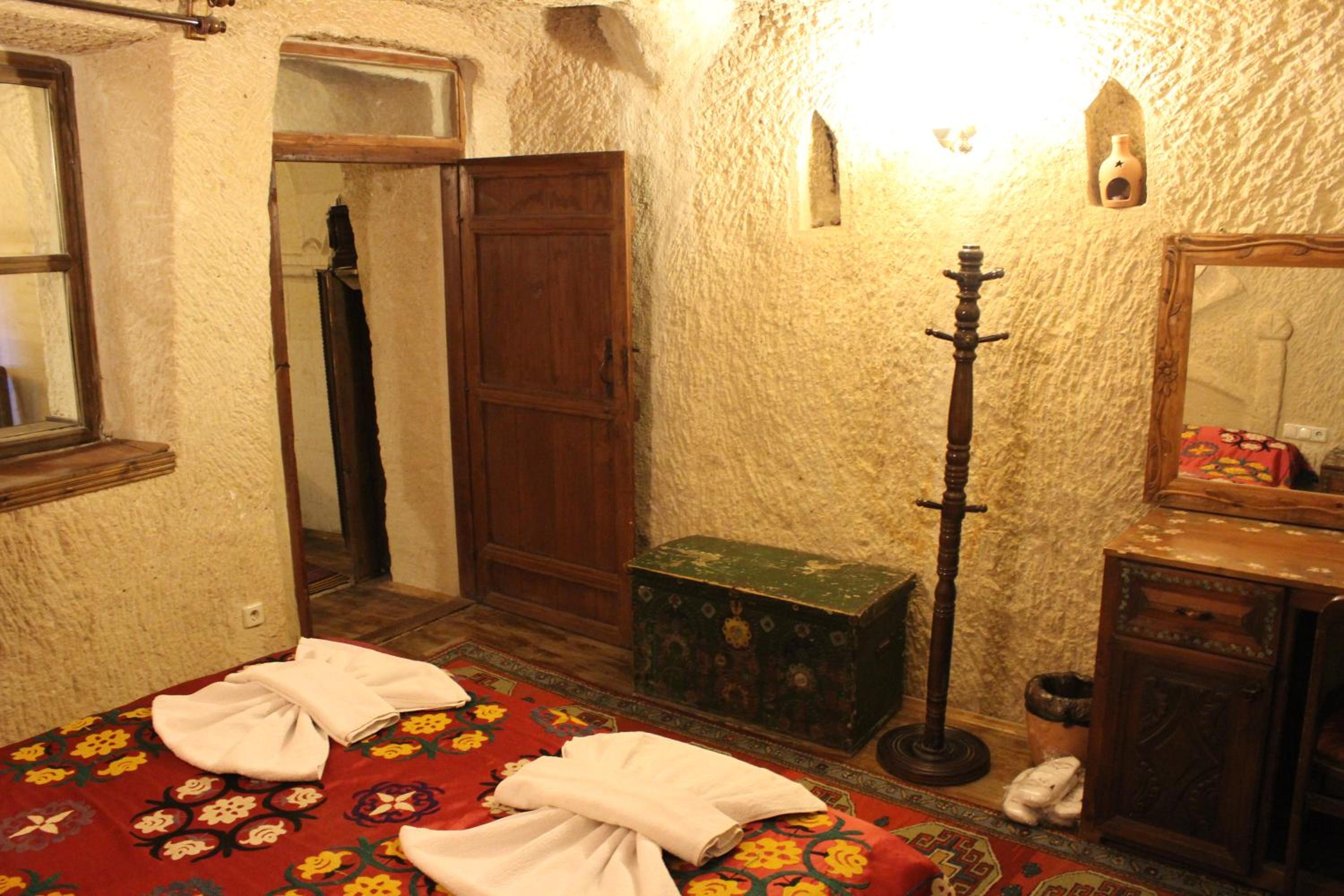 Kismet Cave House - Image 22