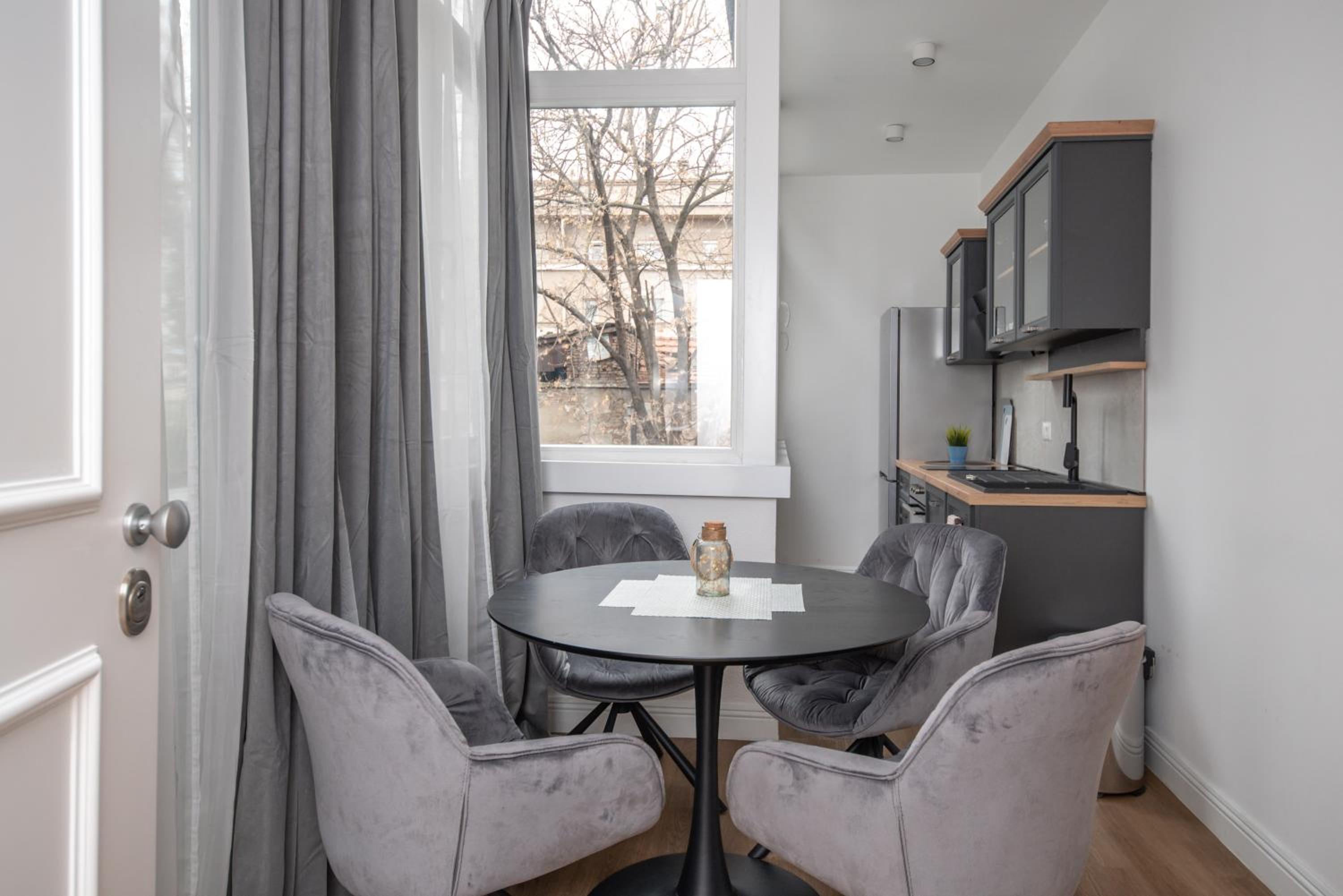 Top Central 6 Apartments