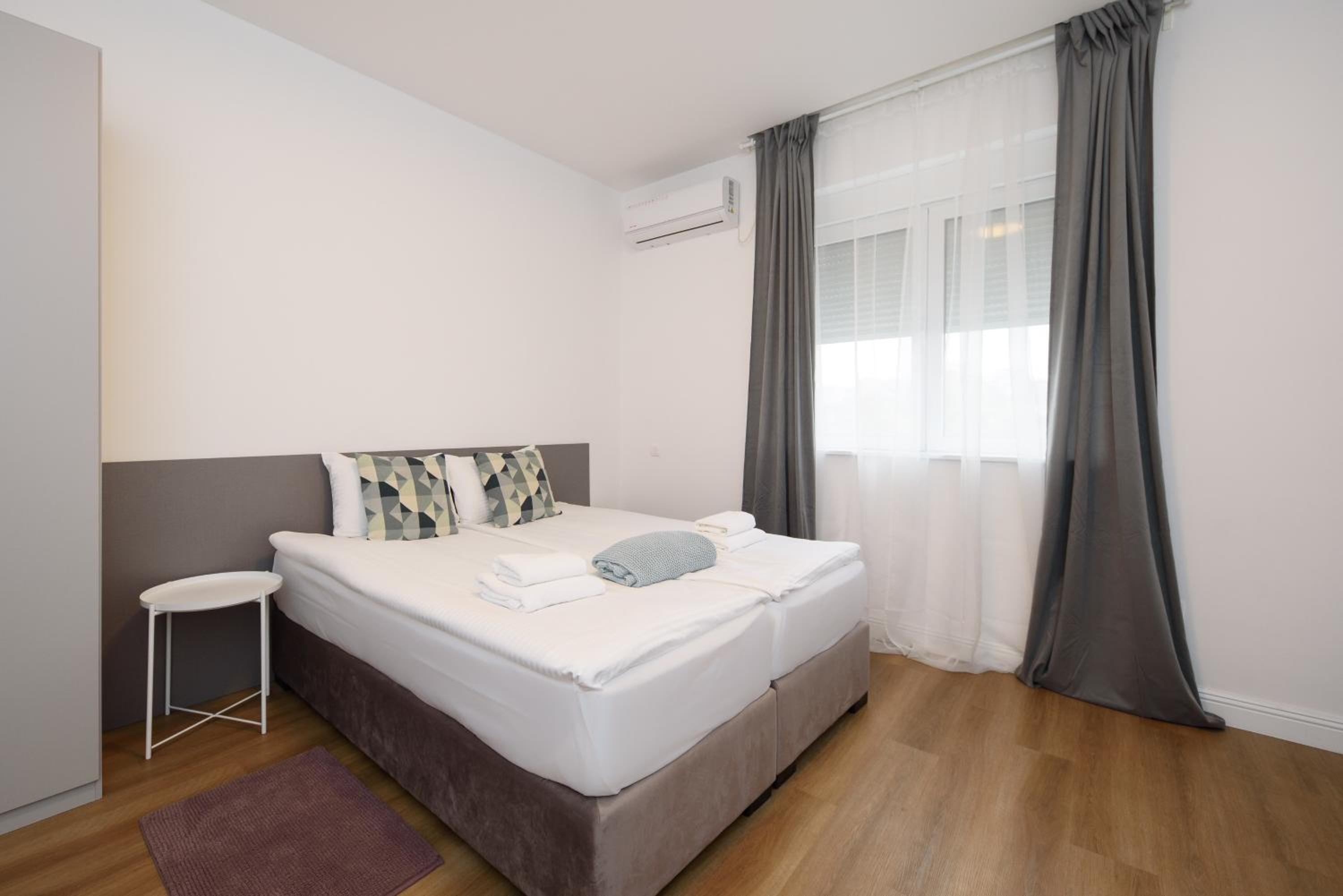 Top Central 6 Apartments