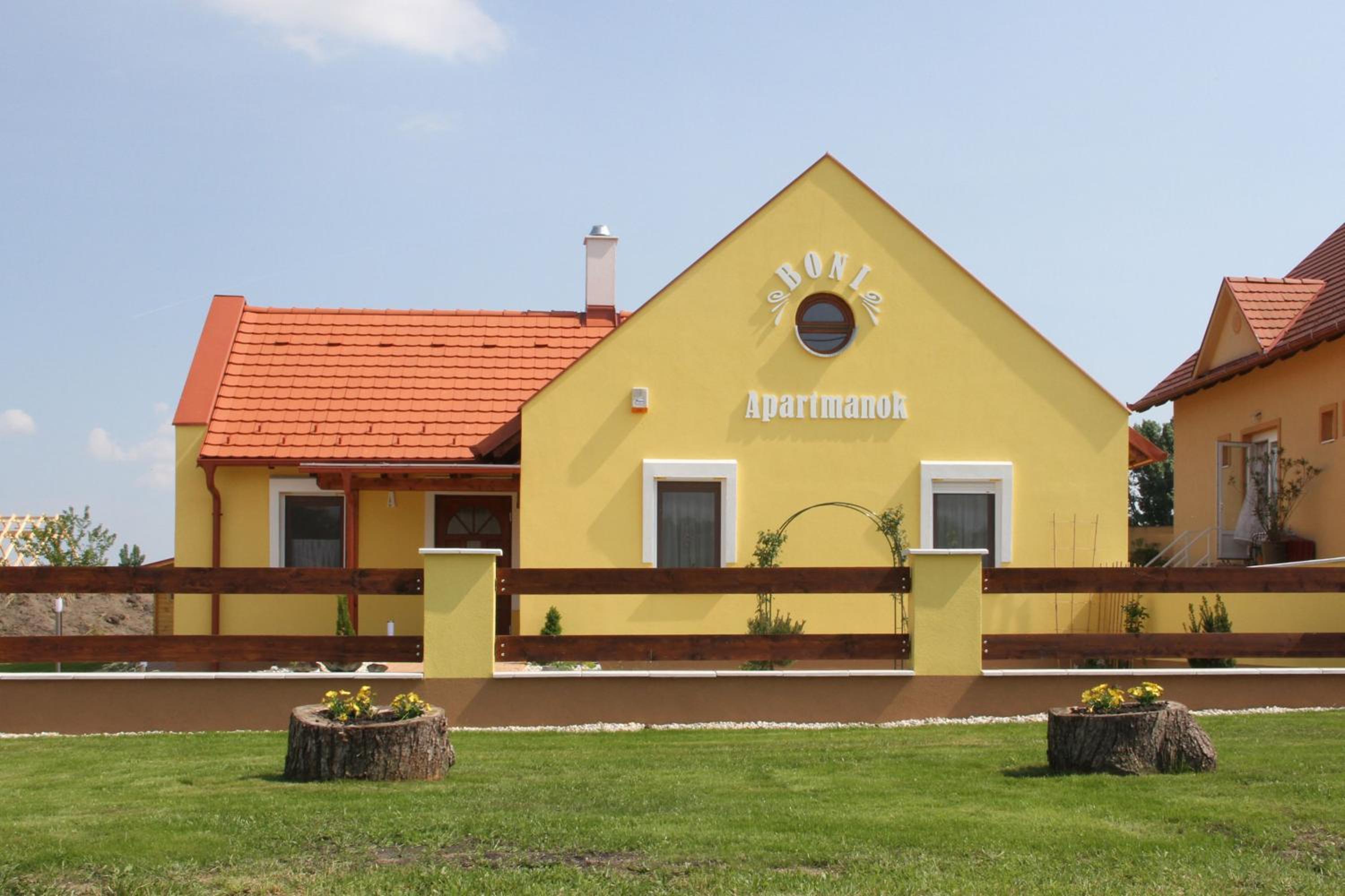 BONI APARTMAN Hegykő view 4