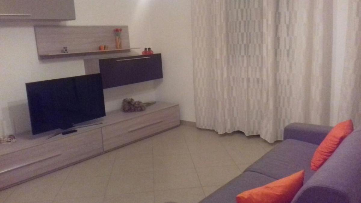Flat by Lello