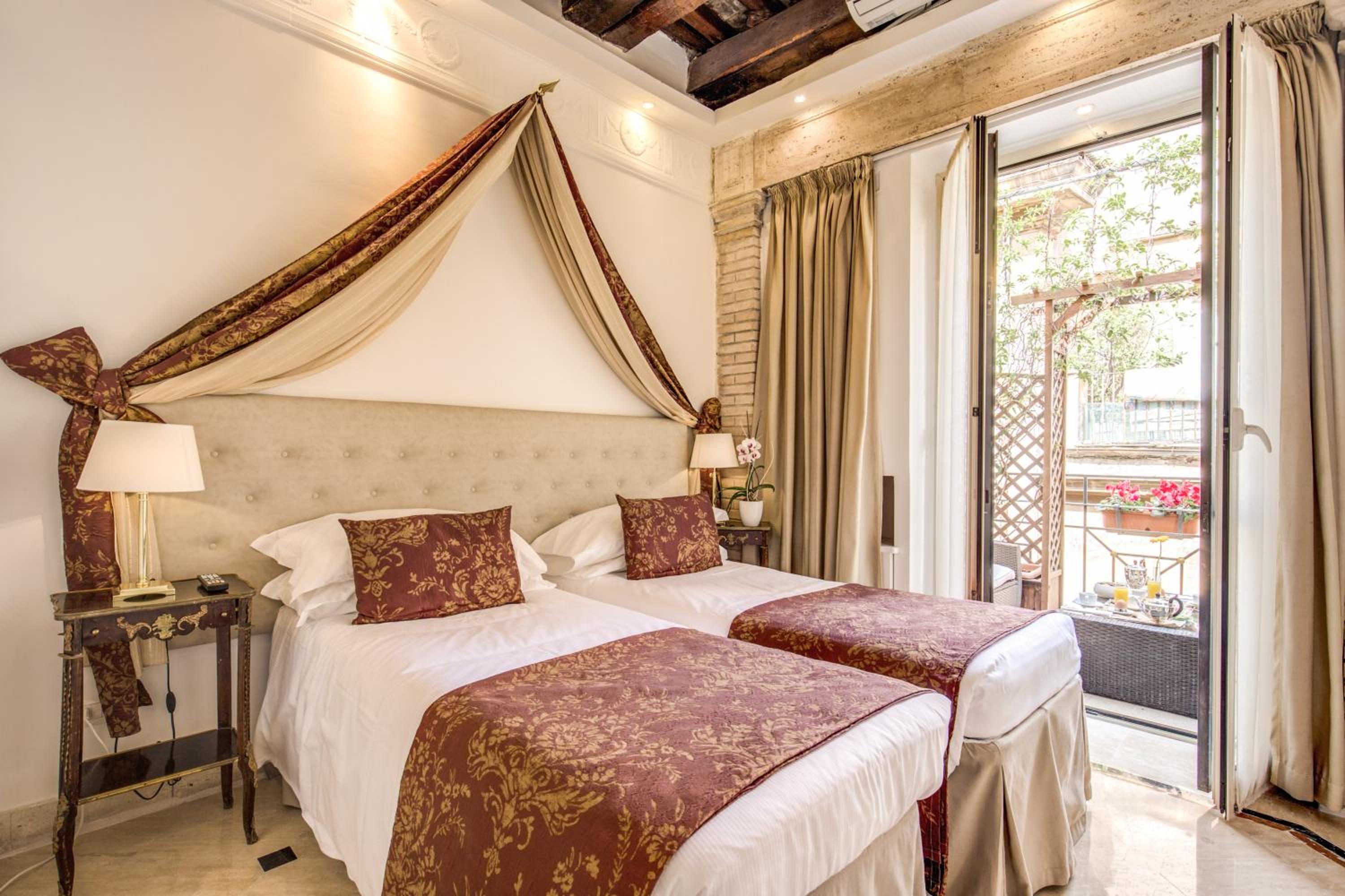 Pantheonview - Luxury Suites