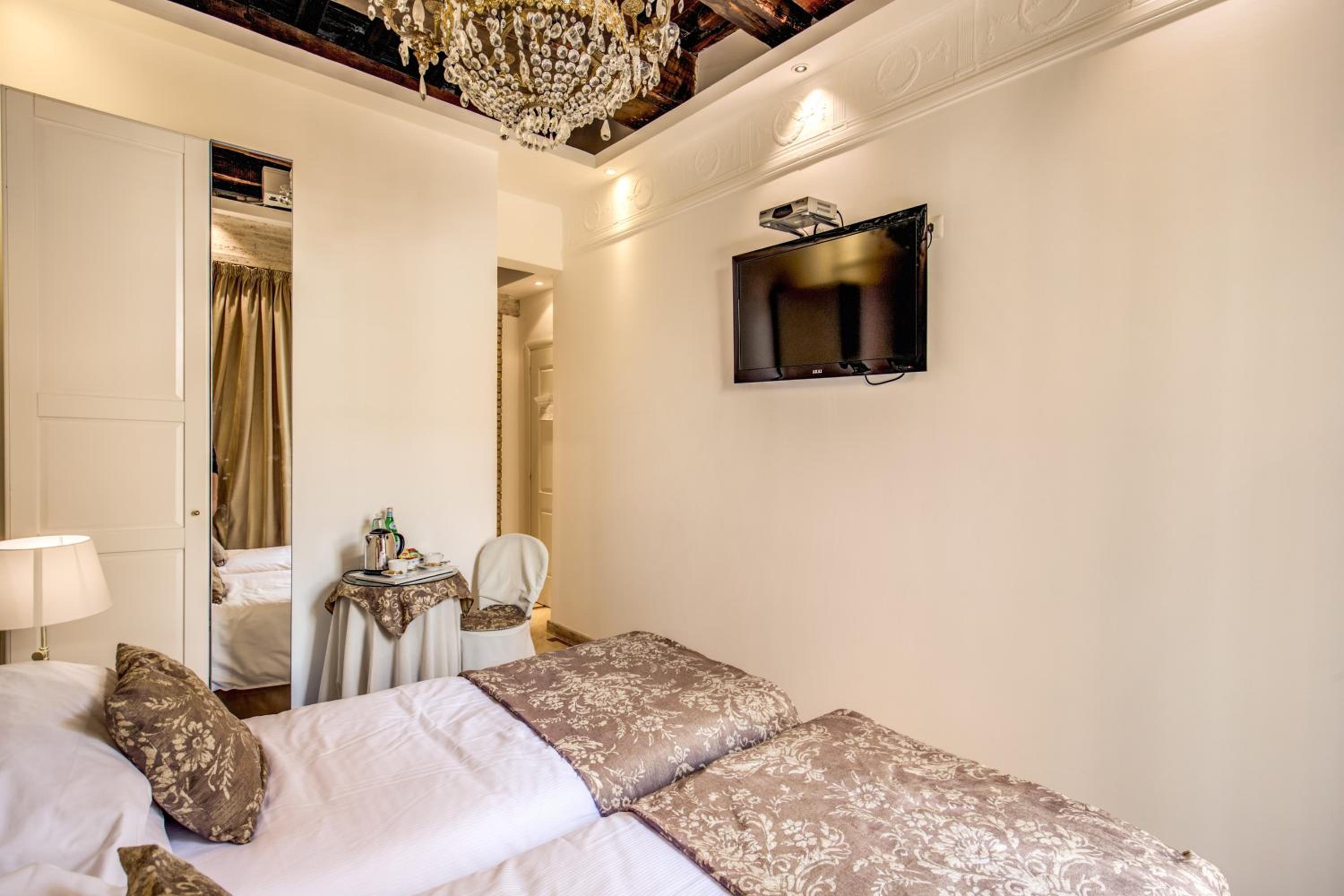 Pantheonview - Luxury Suites