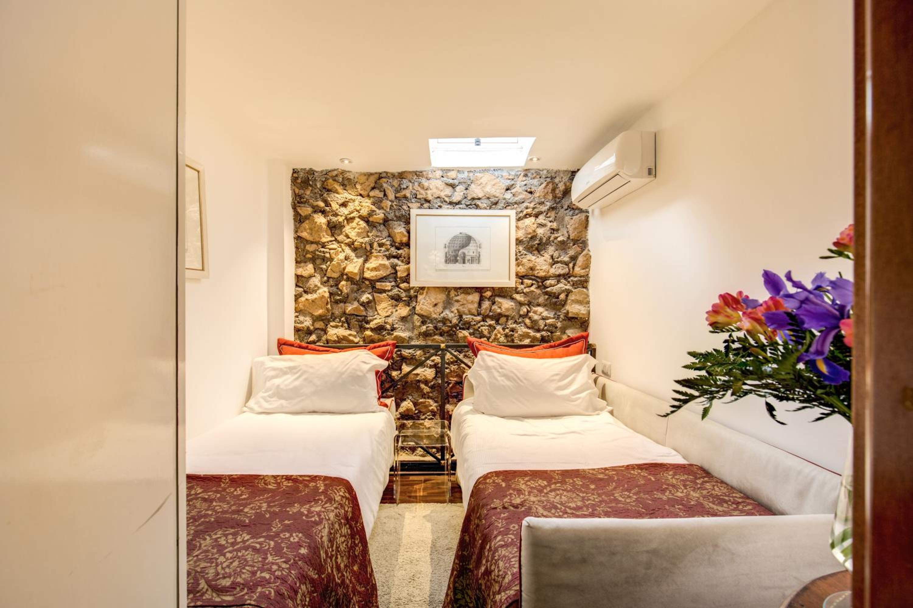 Pantheonview - Luxury Suites