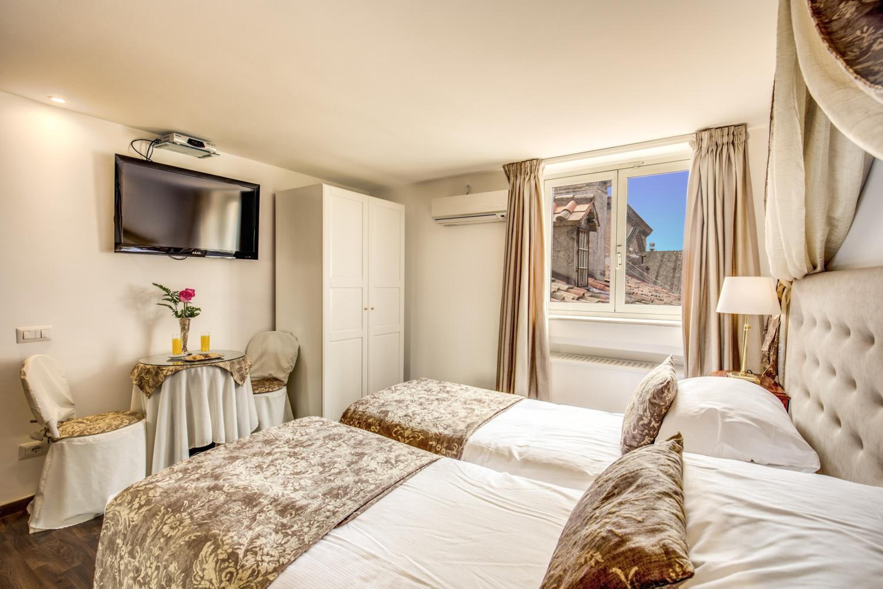 Pantheonview - Luxury Suites