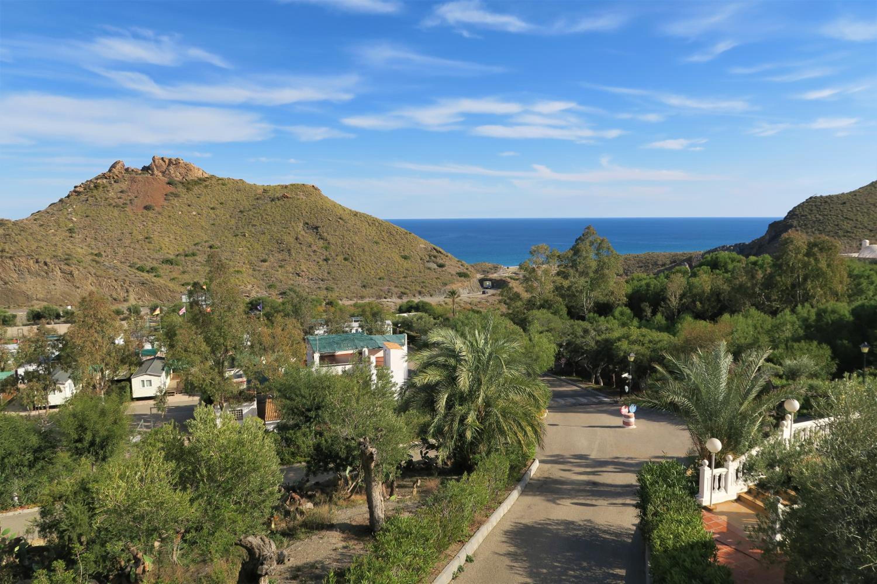 Hotel Centro Vacacional Macenas - Image 1