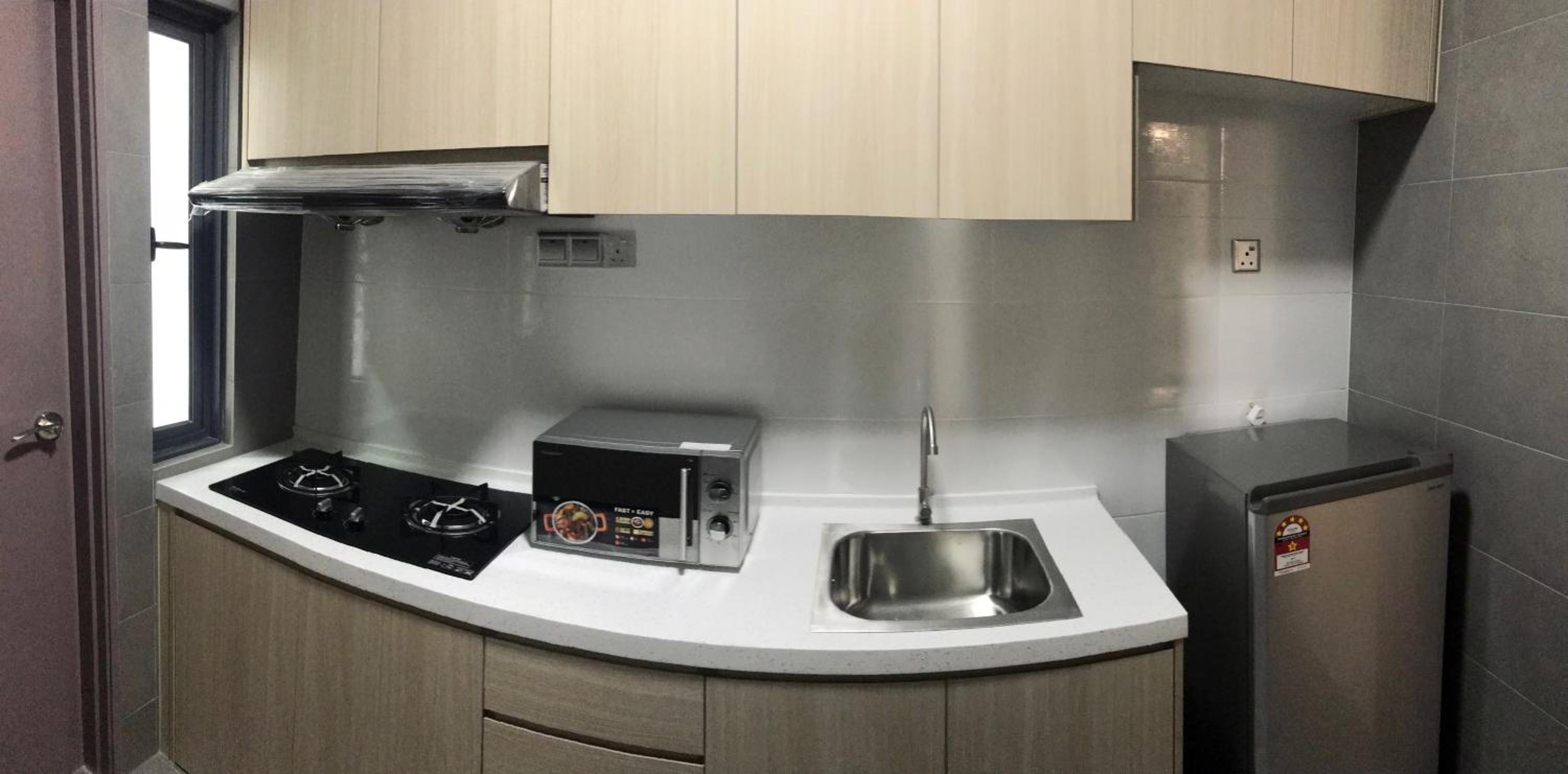Amerin Mall & Suites
