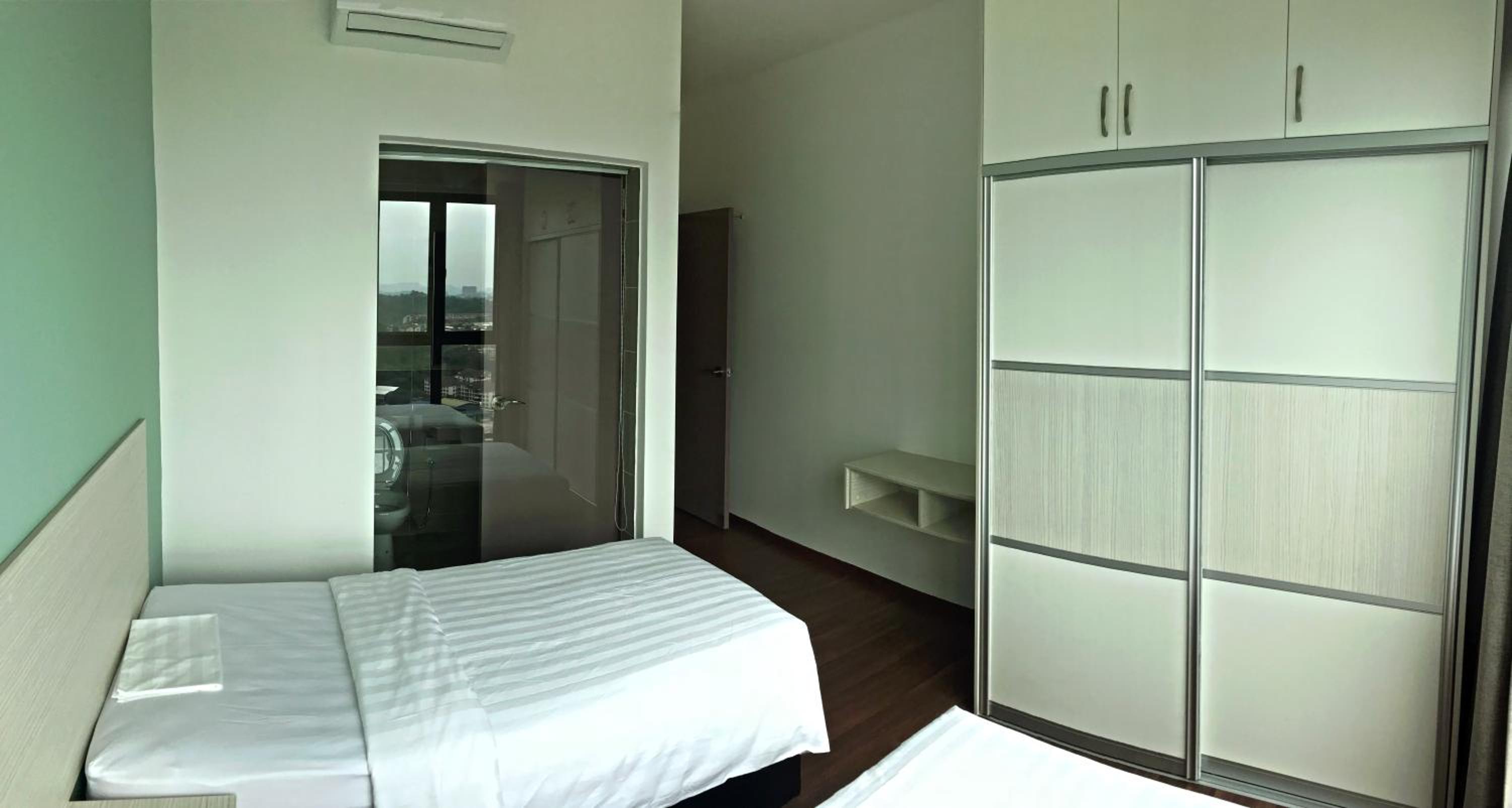 Amerin Mall & Suites