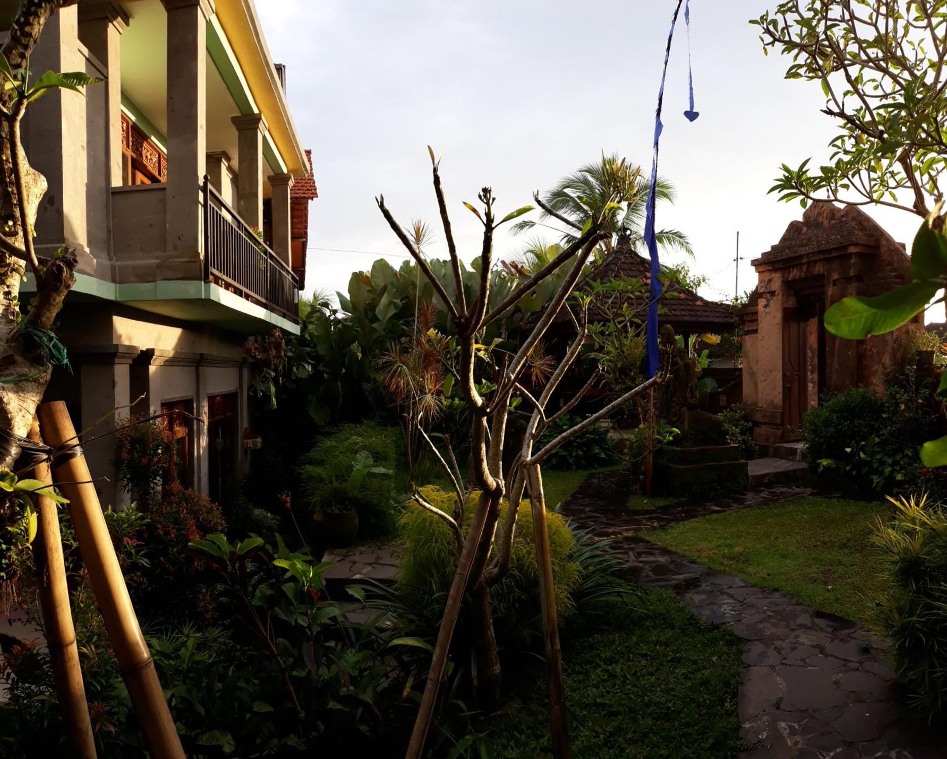 Villa Bungsil Gading view 2