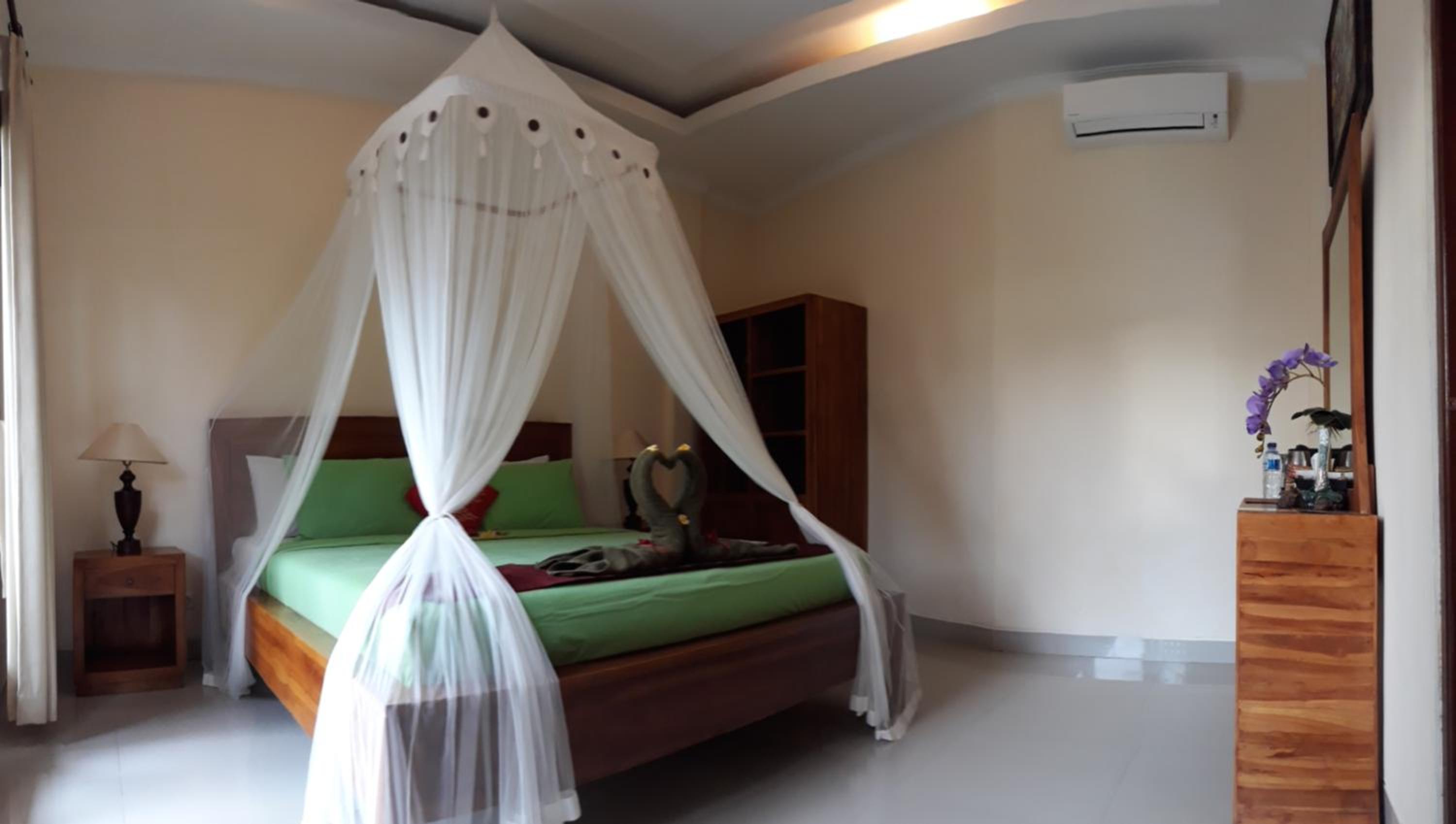 Villa Bungsil Gading view 4