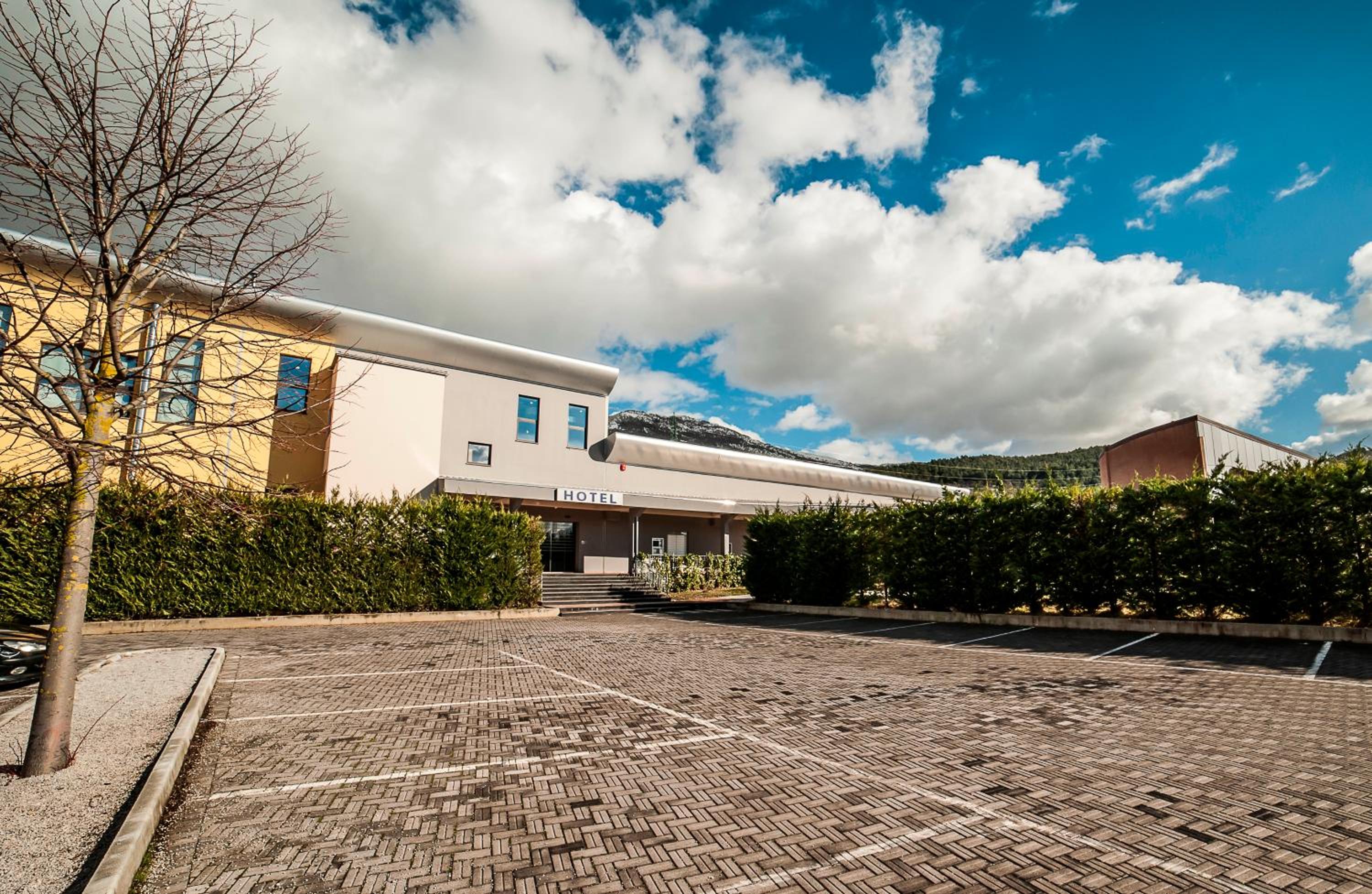 Hotel Family Center Hotel - Image 1