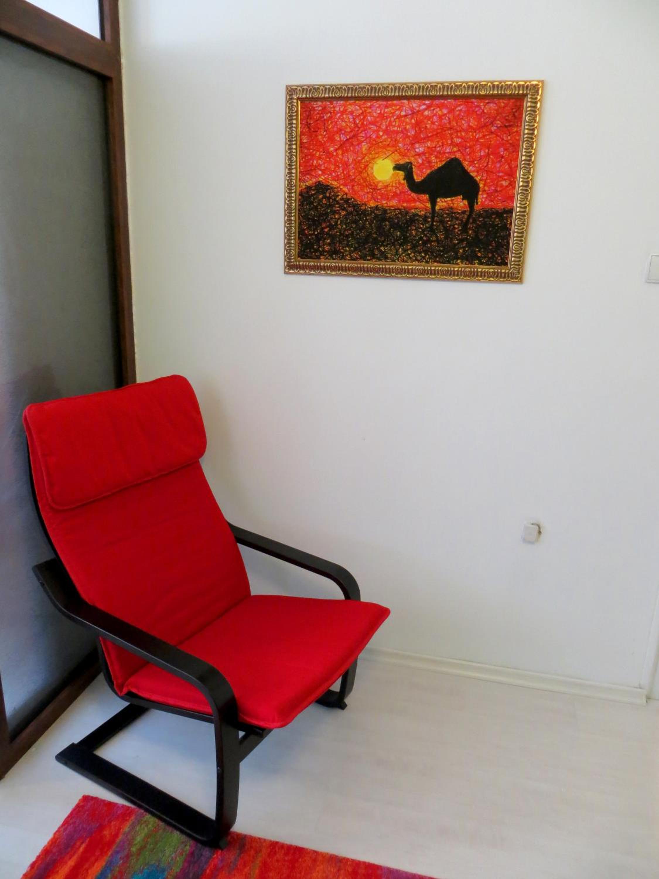 Cozy Central Place renovated 2022 view 4