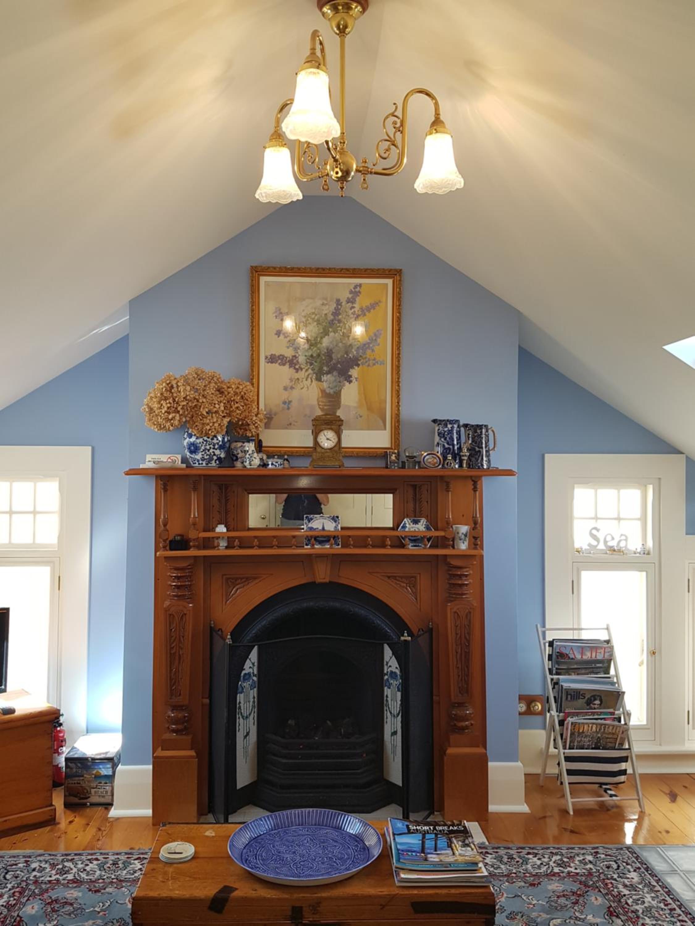 Water Bay Villa Bed & Breakfast