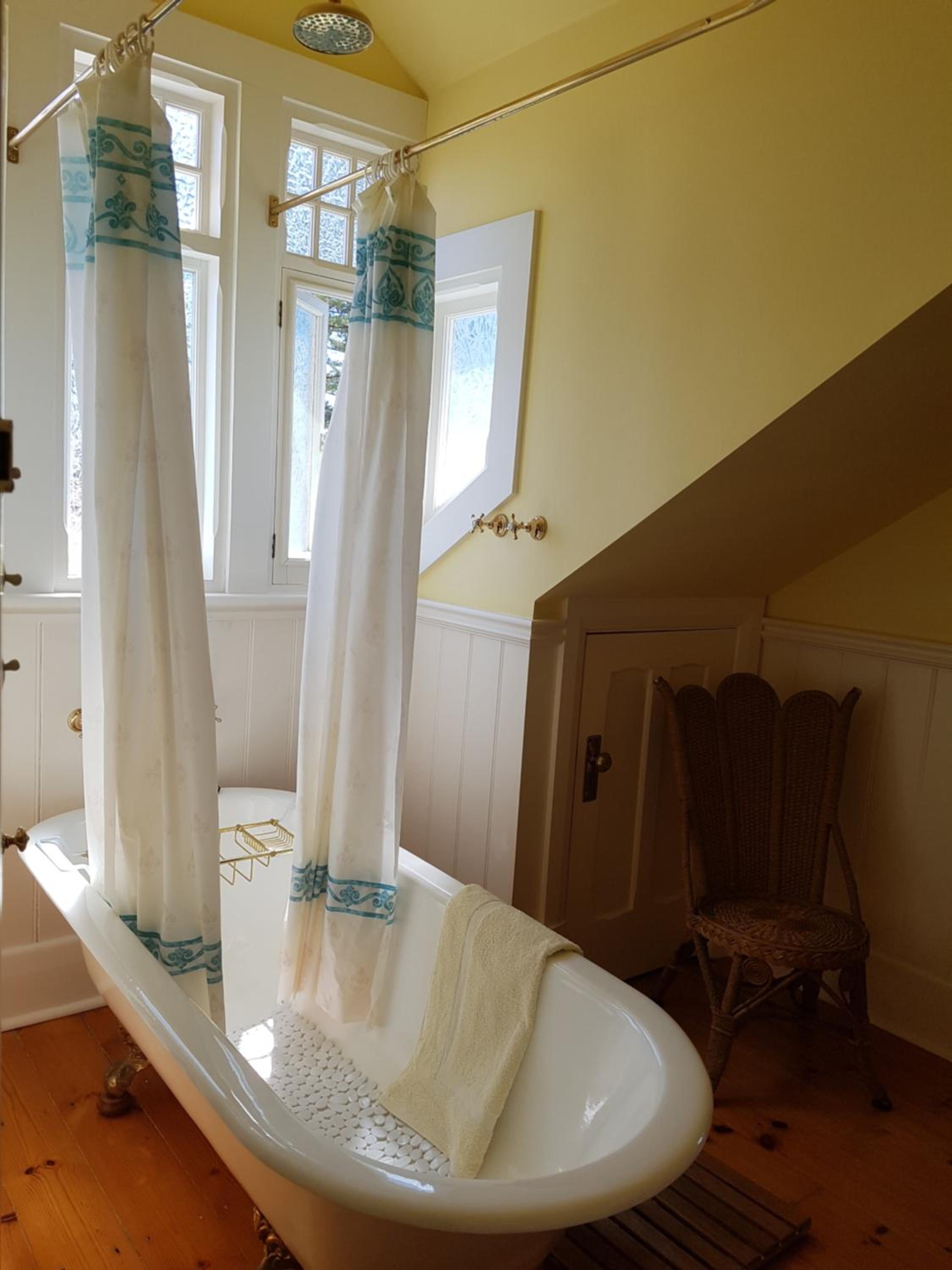 Water Bay Villa Bed & Breakfast