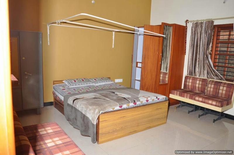 Suvarna Luxury Home Stay view 2