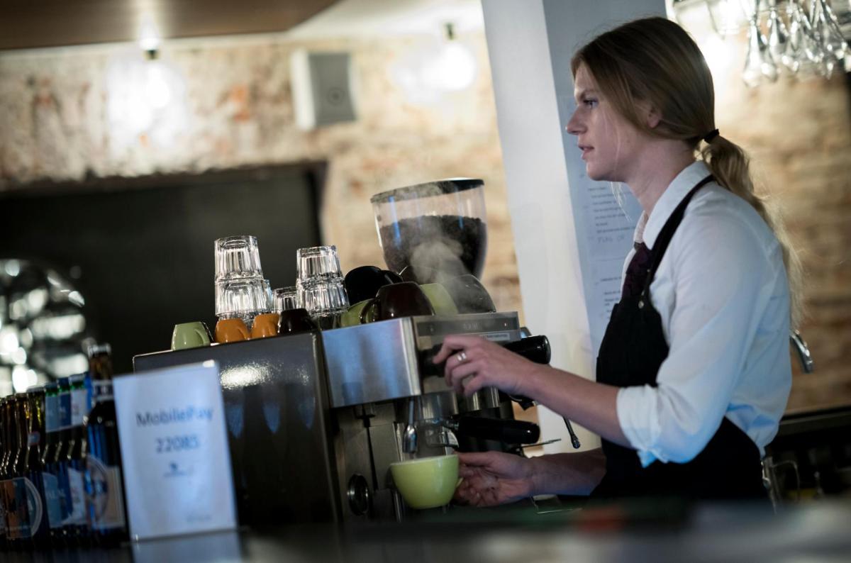 bar