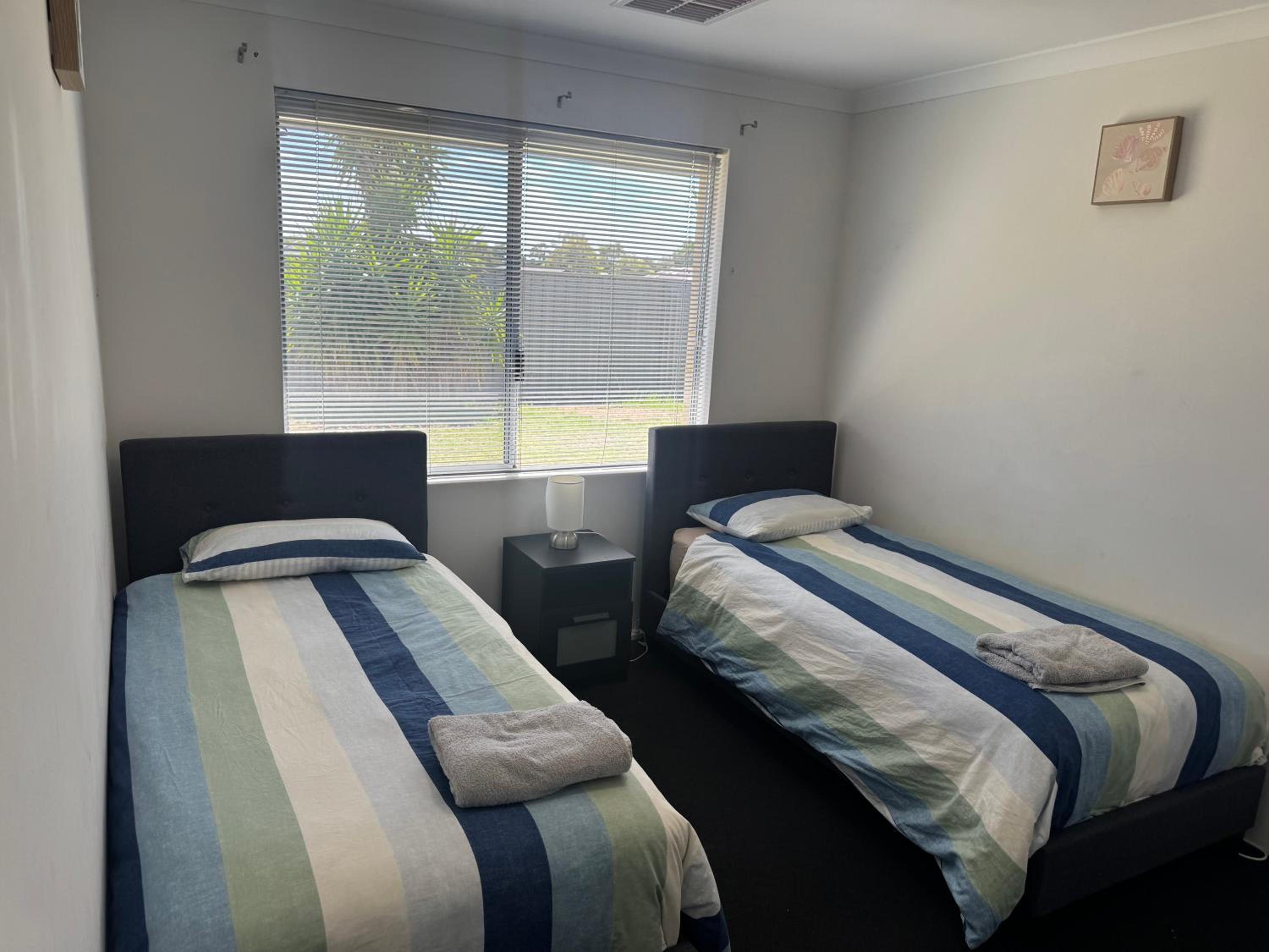 Luxury 4 bedroom house in Wellard only 30 minutes from Perth City