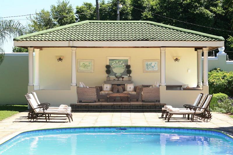 Valley Lodge