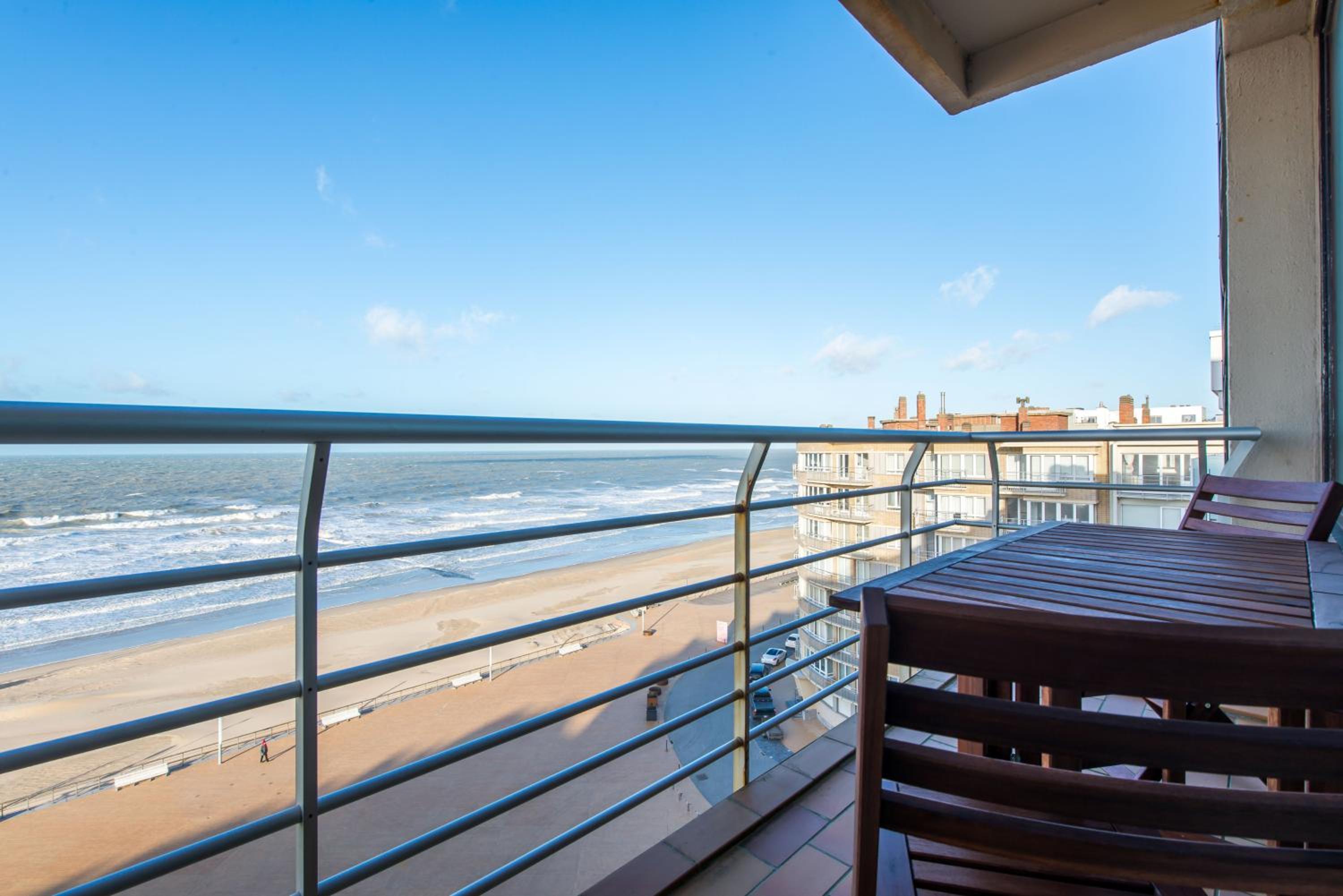 Cosy Studio with Sea View in Ostend view 3