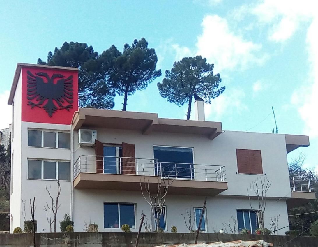 Eagle house